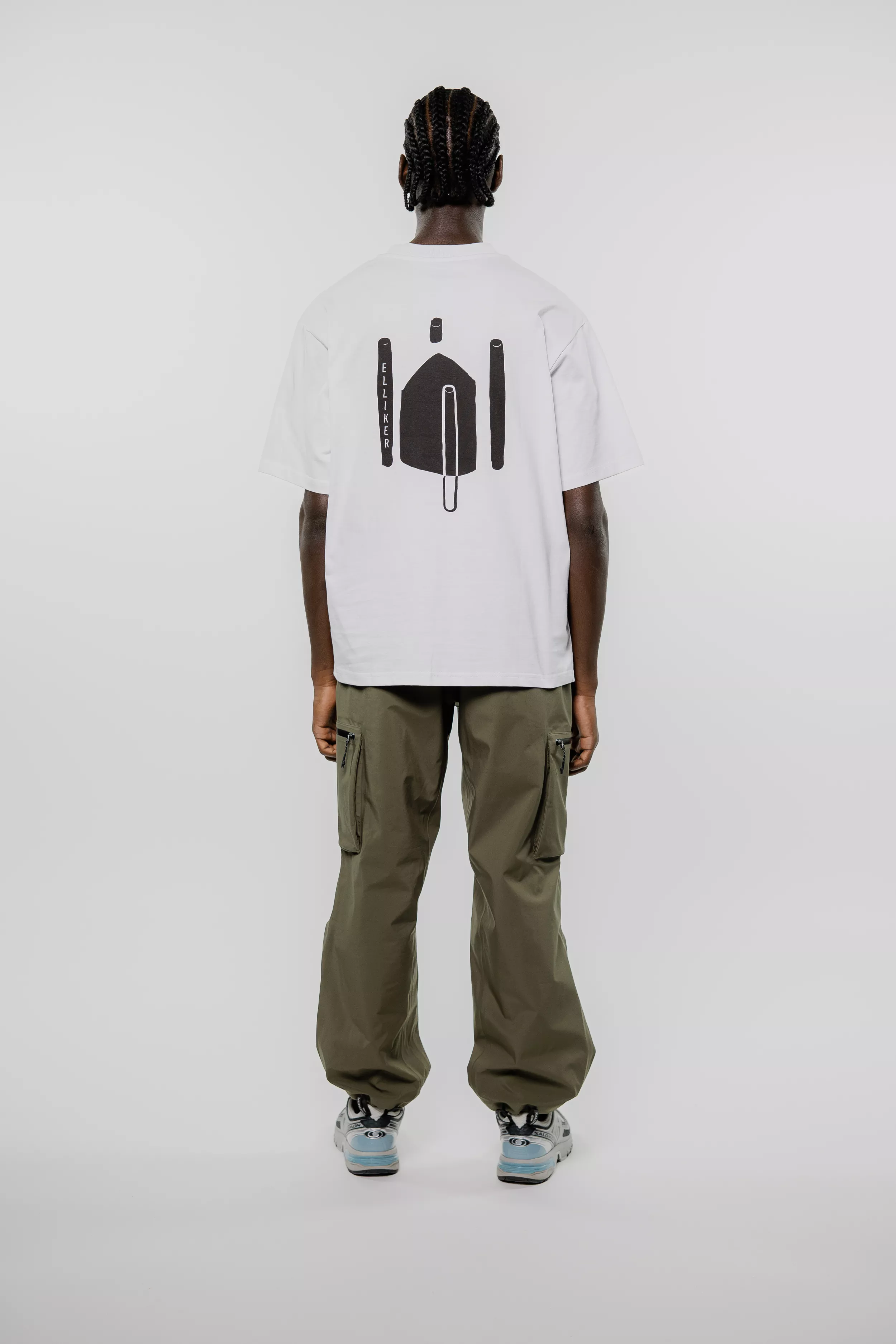 model-(40138-white-back)-(40134-khaki-back)