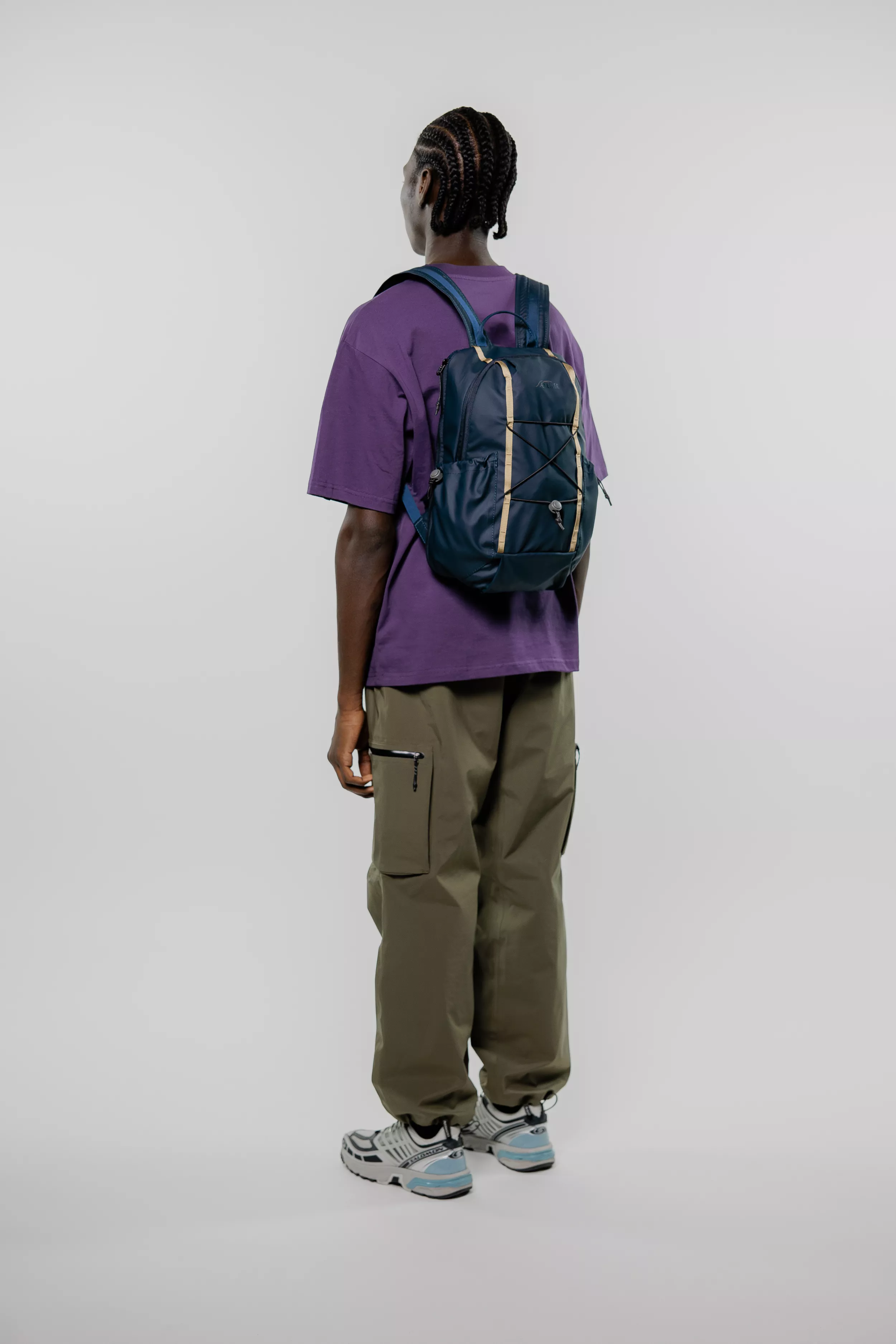 model-(34021-navy-side)-(40134-khaki-side)