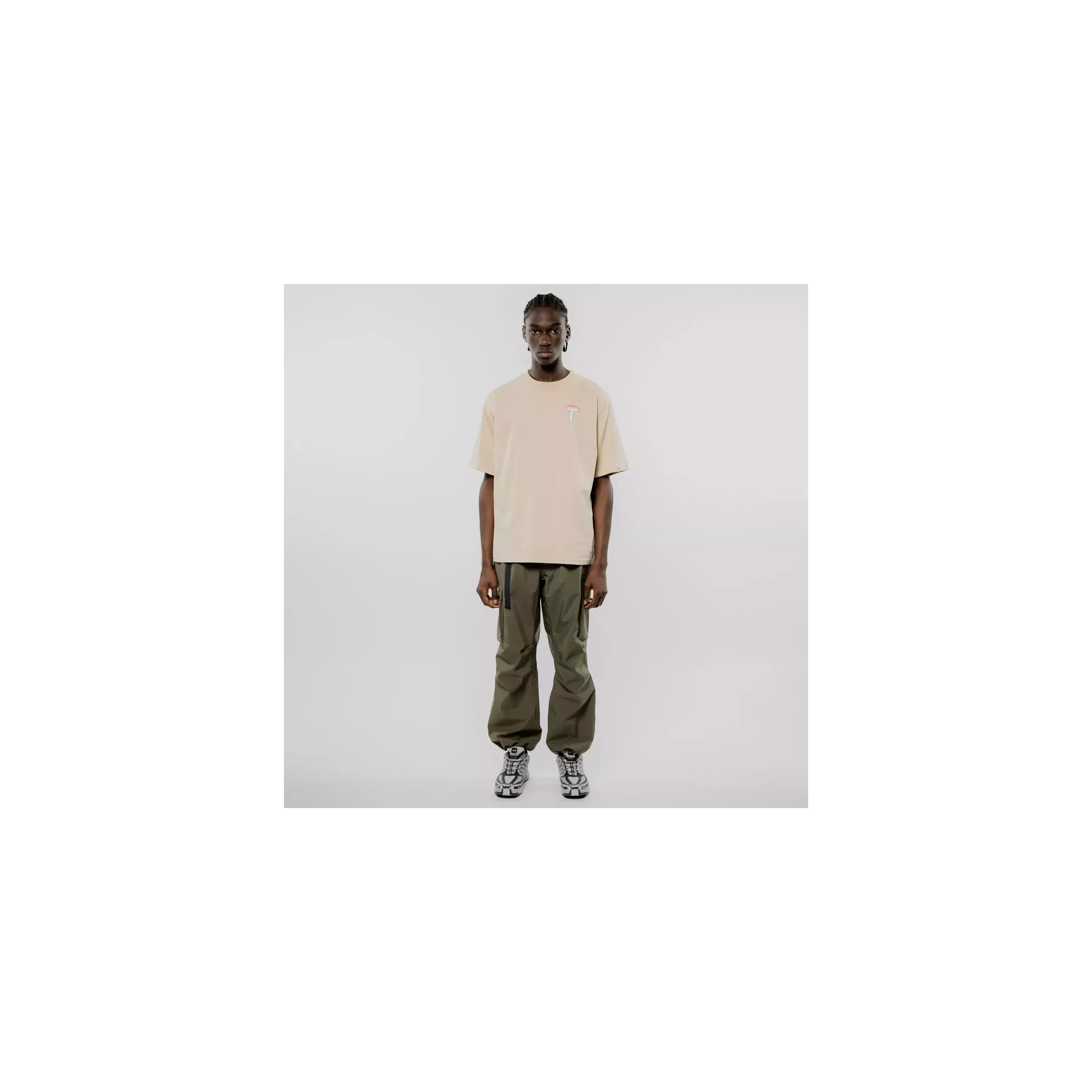model-(40137-sand-front)-(40134-khaki-front)