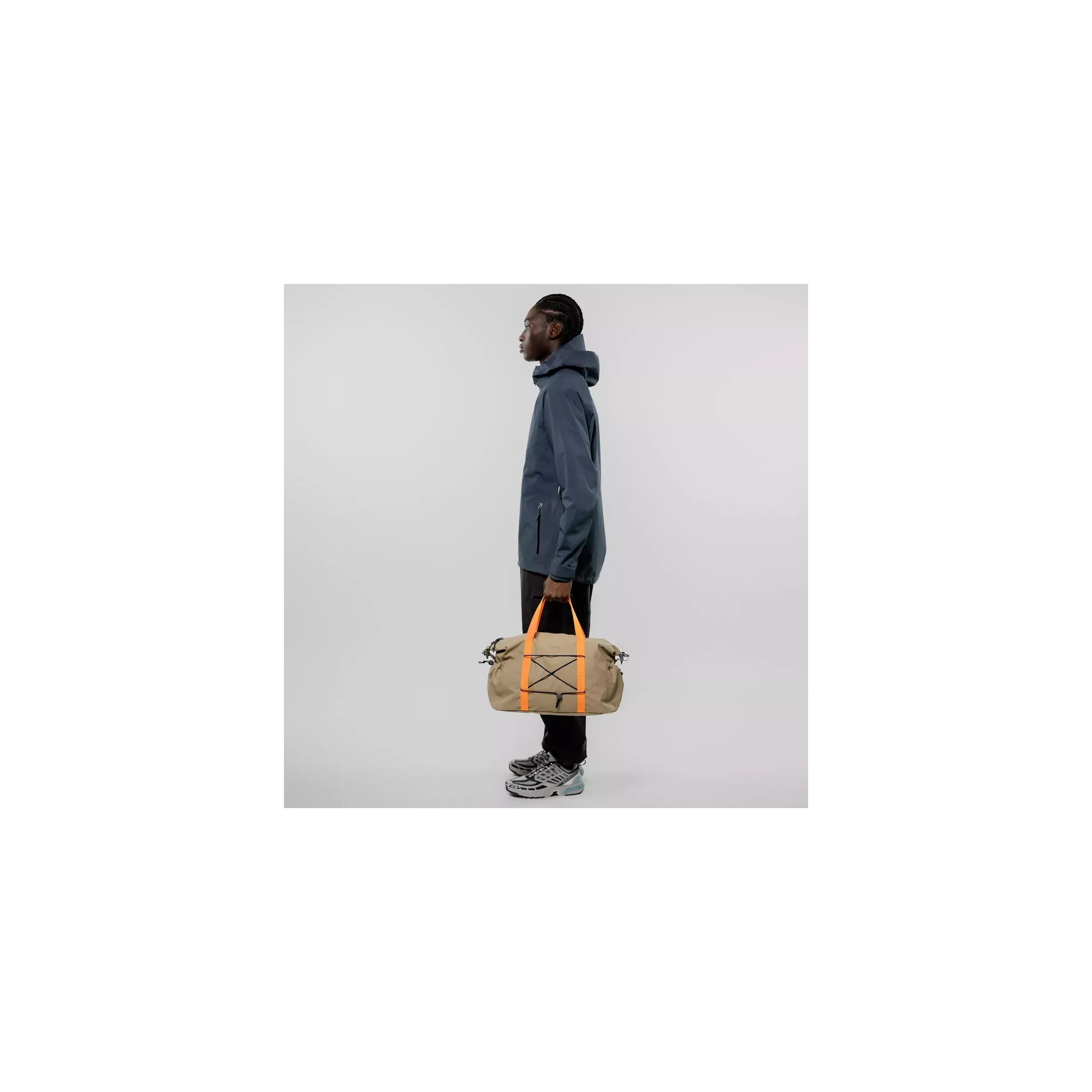 model-(34026-sand-front)-(40130-navy-side)-(40134-black-side)