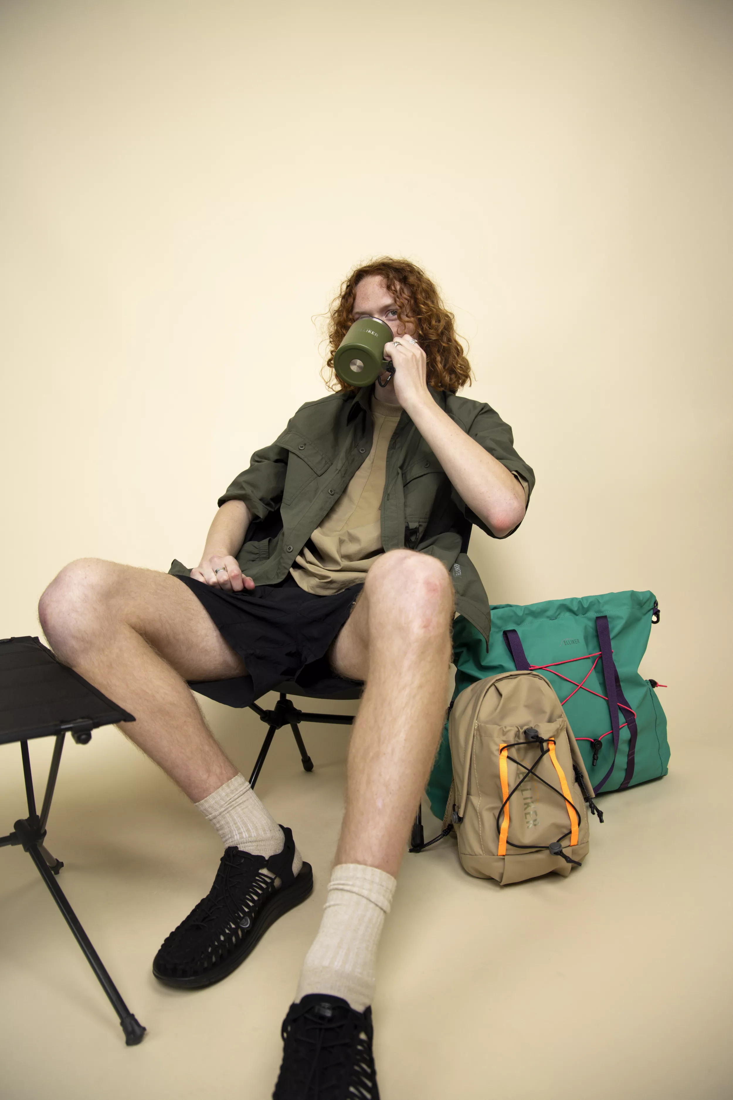 model-(34030-sand-front)-(34028-teal-front)-(34038-green-detail)-(40143-khaki-front)-(40142-sand-front)-(40149-black-front)