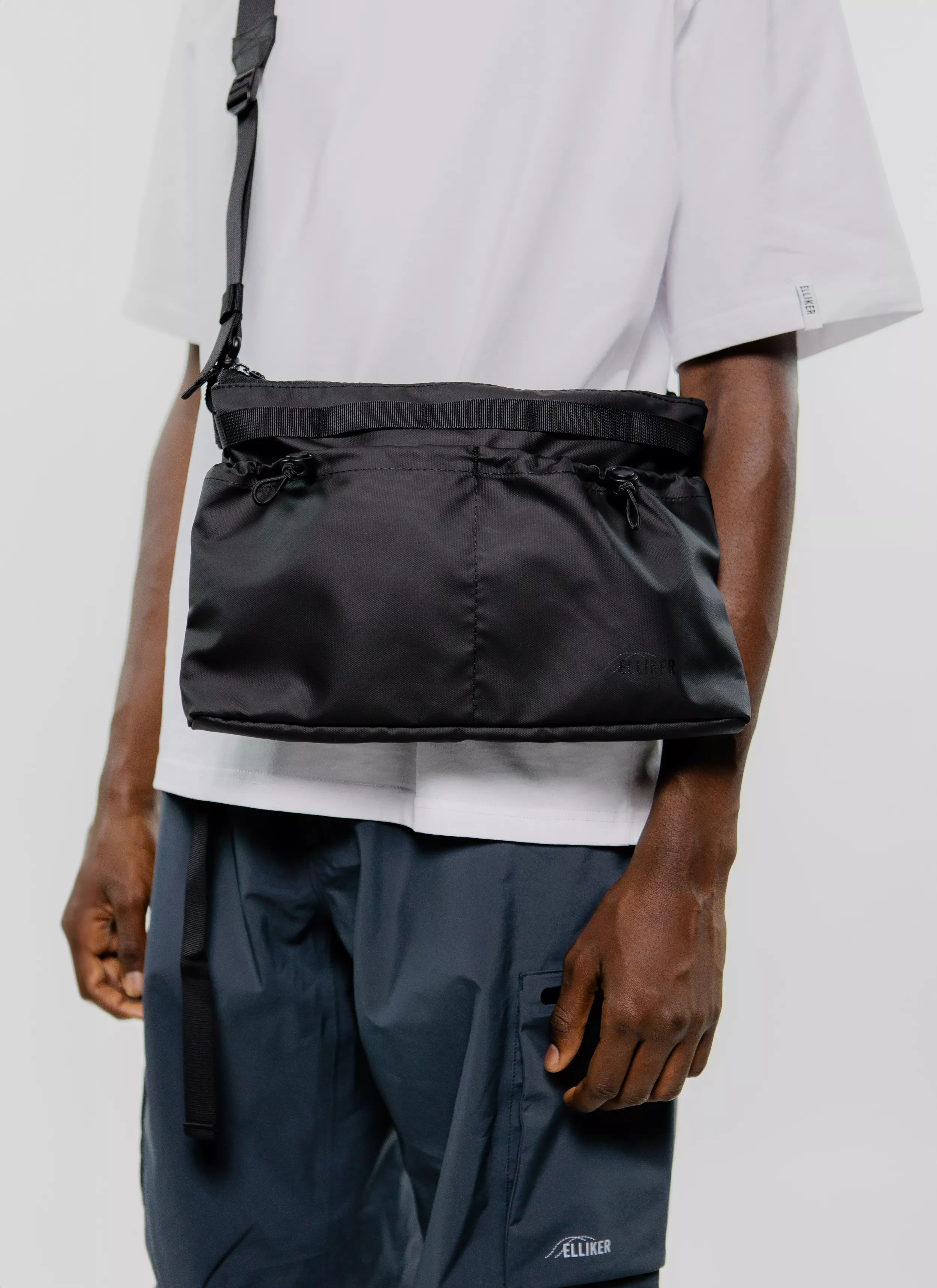 model-(34022-black-front)