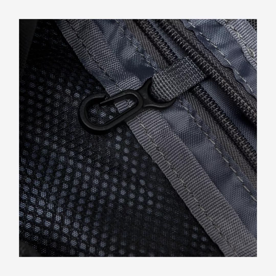 34022-black-detail-2