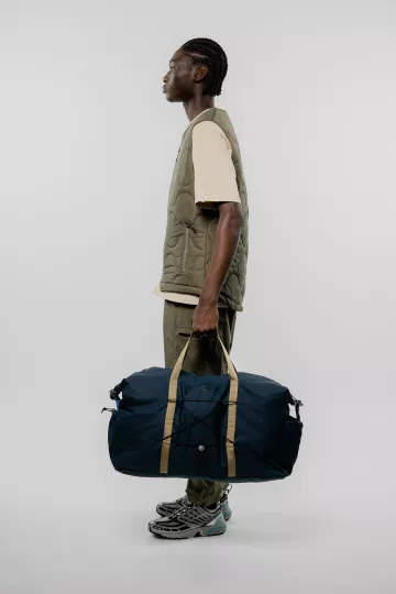 model-(34024-navy-front)-(40133-khaki-side)-(40133-khaki-side)