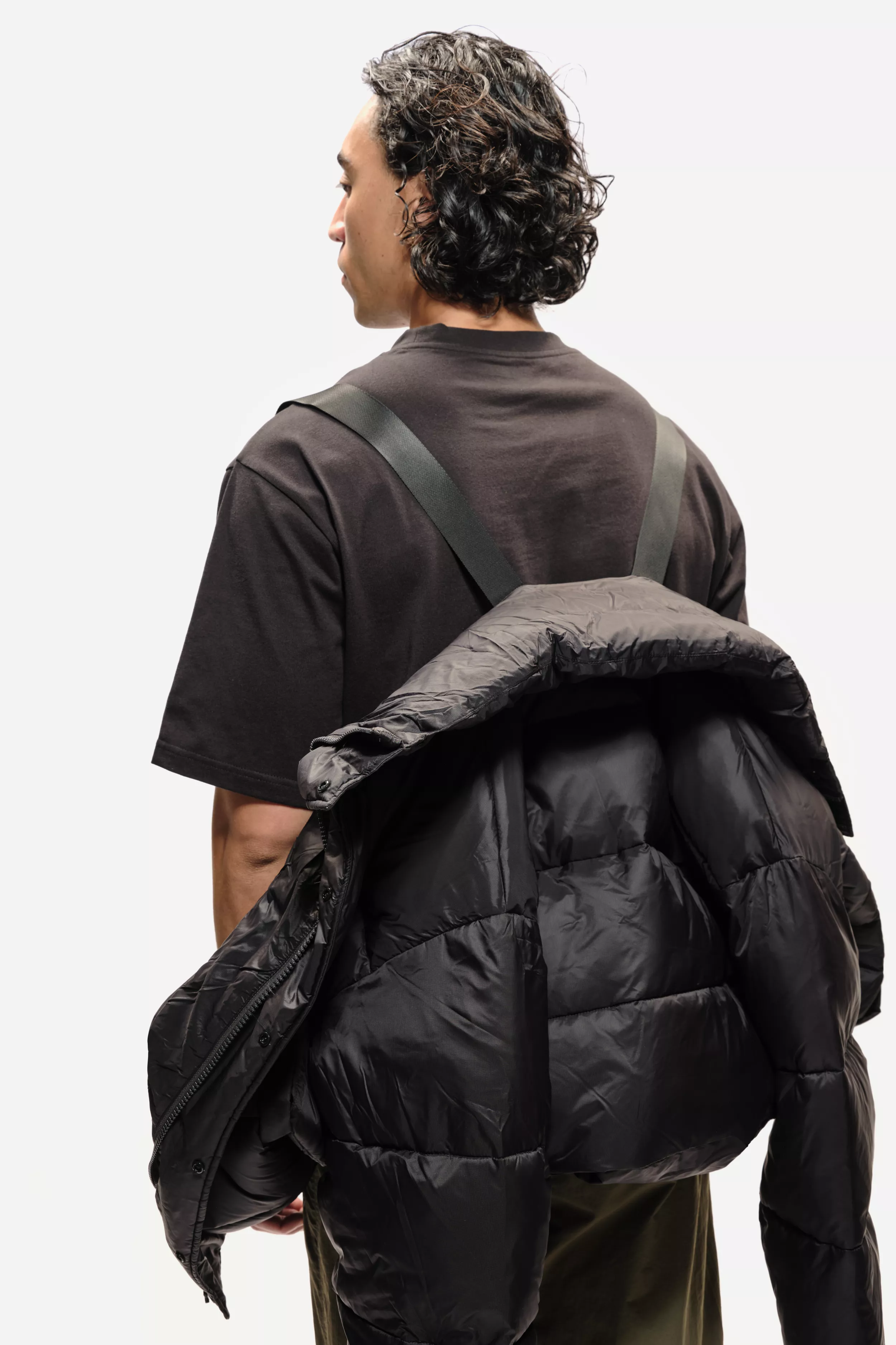 model-(40163-black-detail)-3