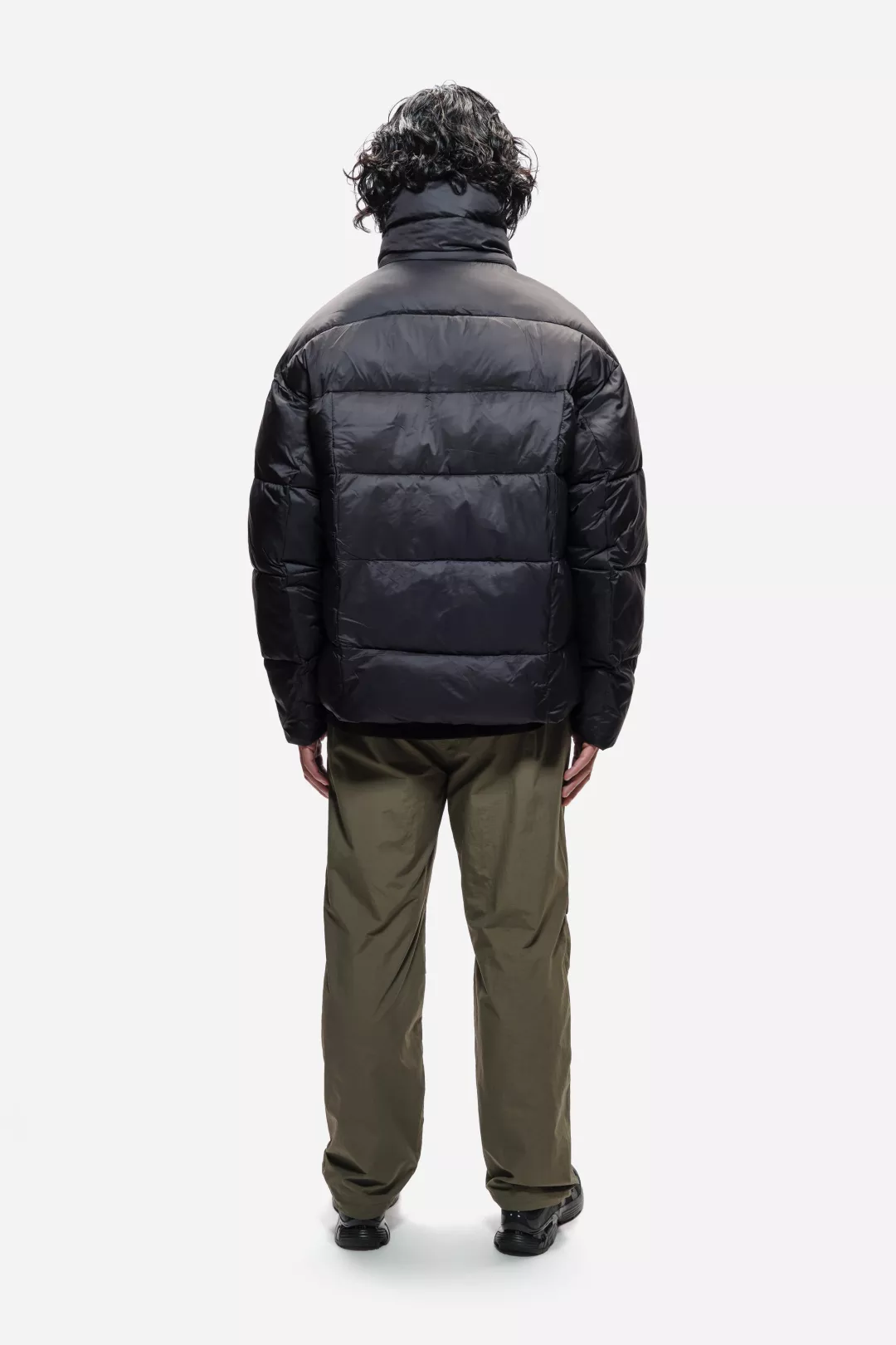 model-(40163-black-back)-(40148-khaki-back)-1