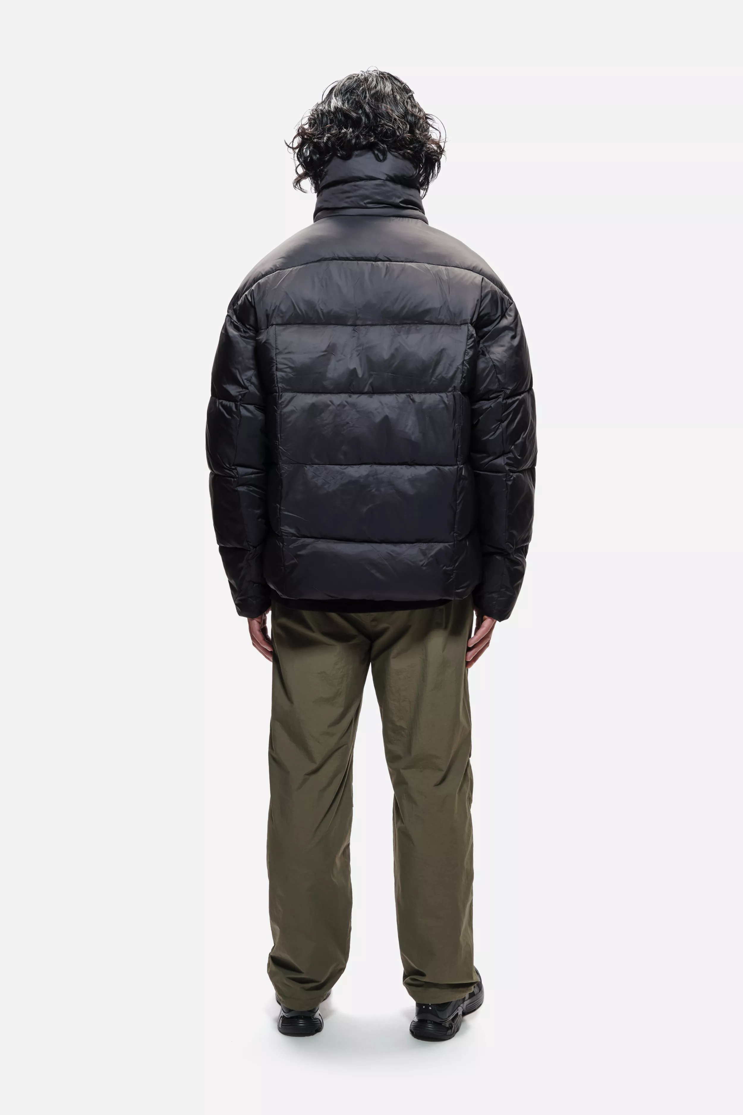 model-(40163-black-back)-(40148-khaki-back)-1