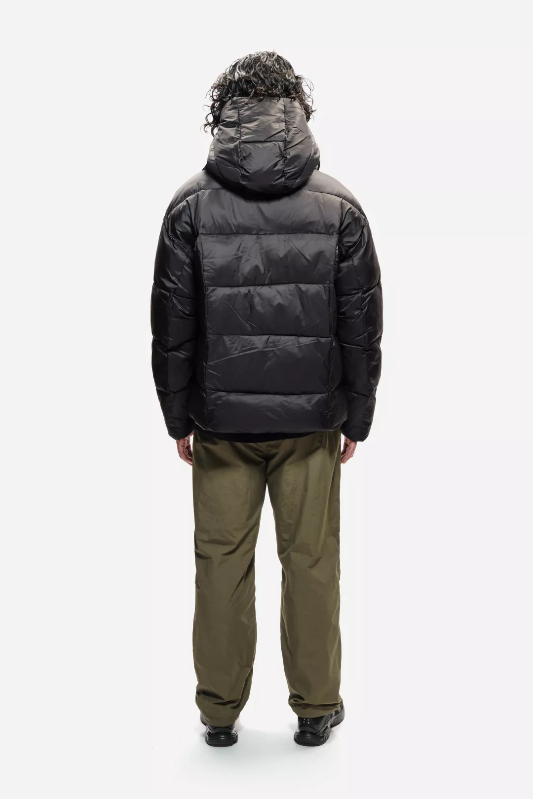 model-(40163-black-back)-(40148-khaki-back)