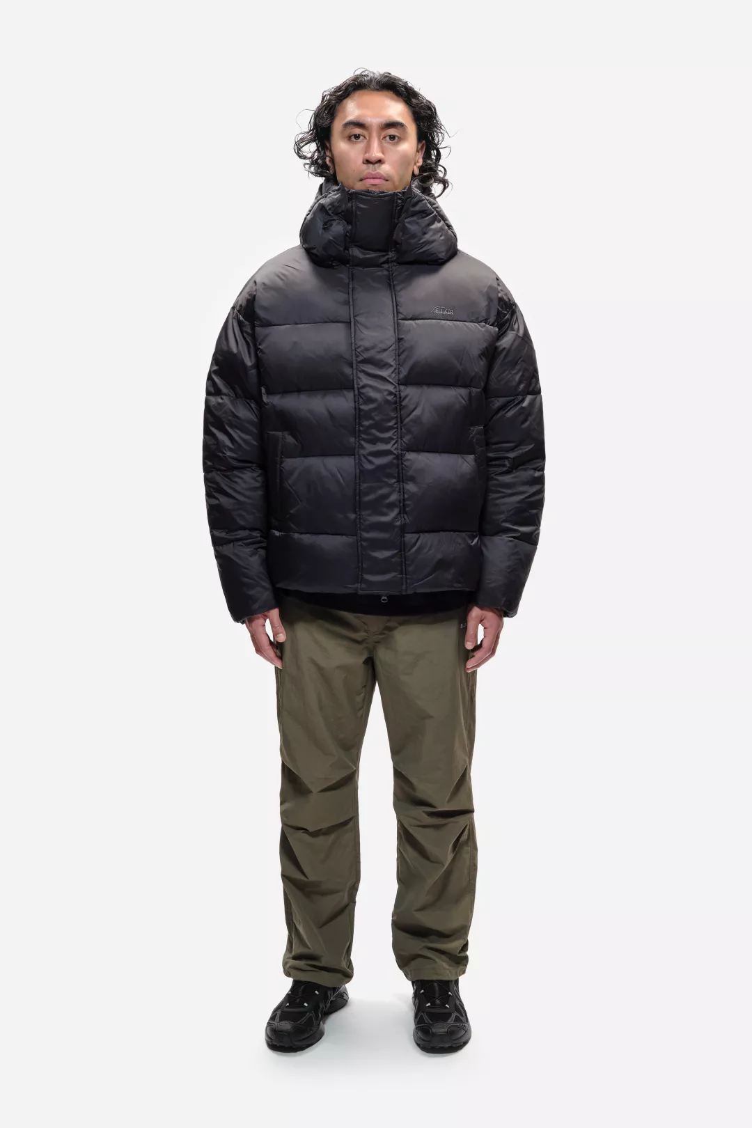 model-(40163-black-front)-(40148-khaki-front)-1