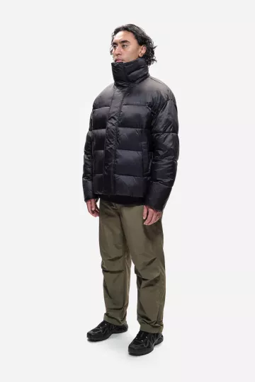 model-(40163-black-side)-(40148-khaki-side)-1