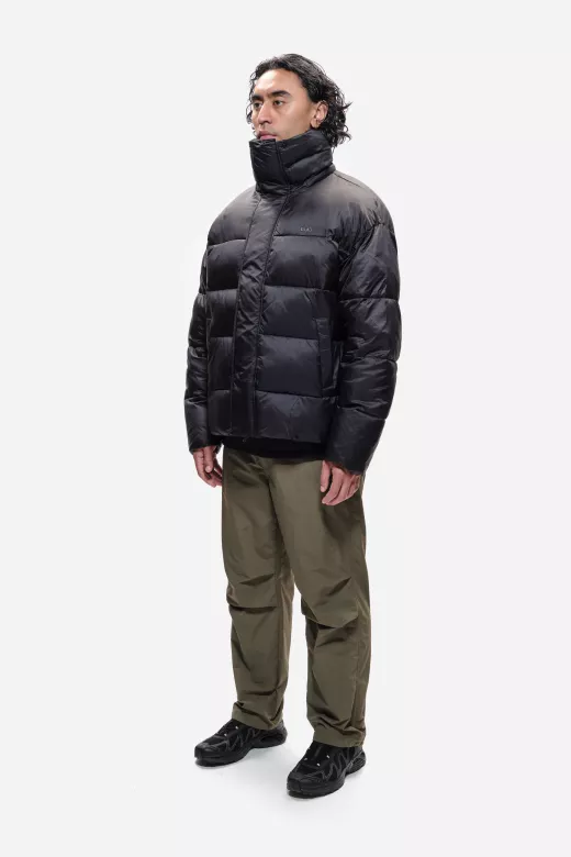 40163-black-front Model