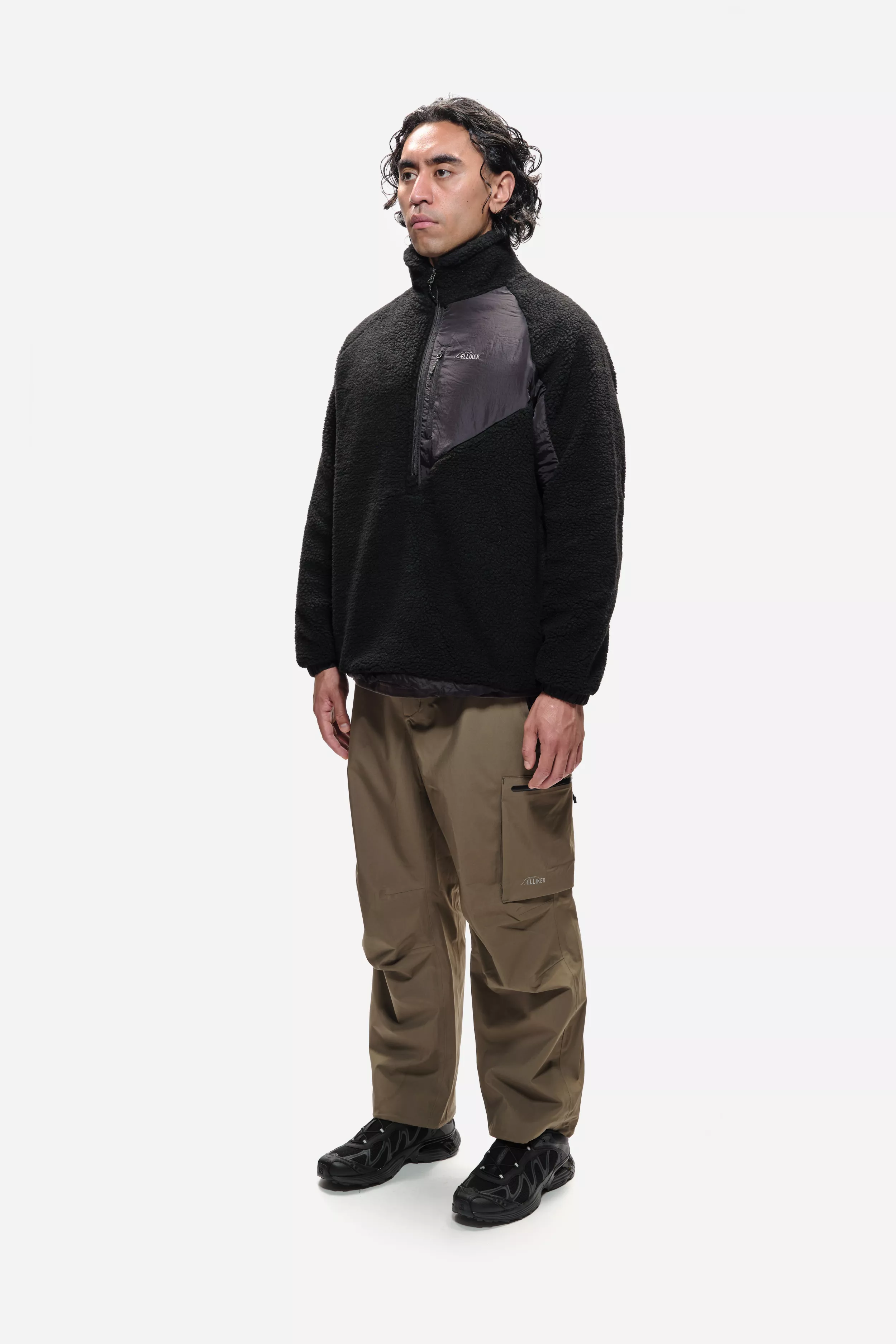 model-(40161-black-side)-(40134-khaki-side)