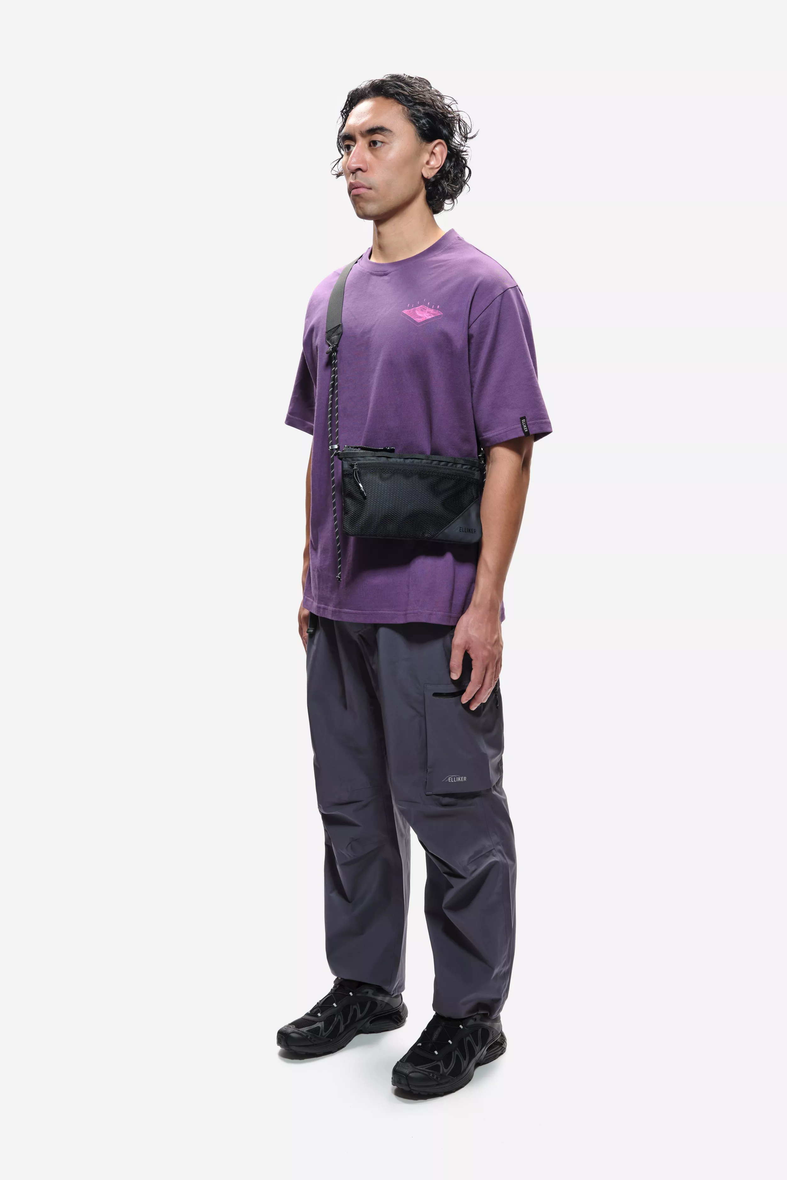 model-(34055-black-front)-(40156-purple-side)-(40134-navy-side)