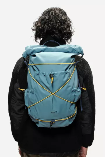 model-(34052-steelblue-front)-(40161-black-back)