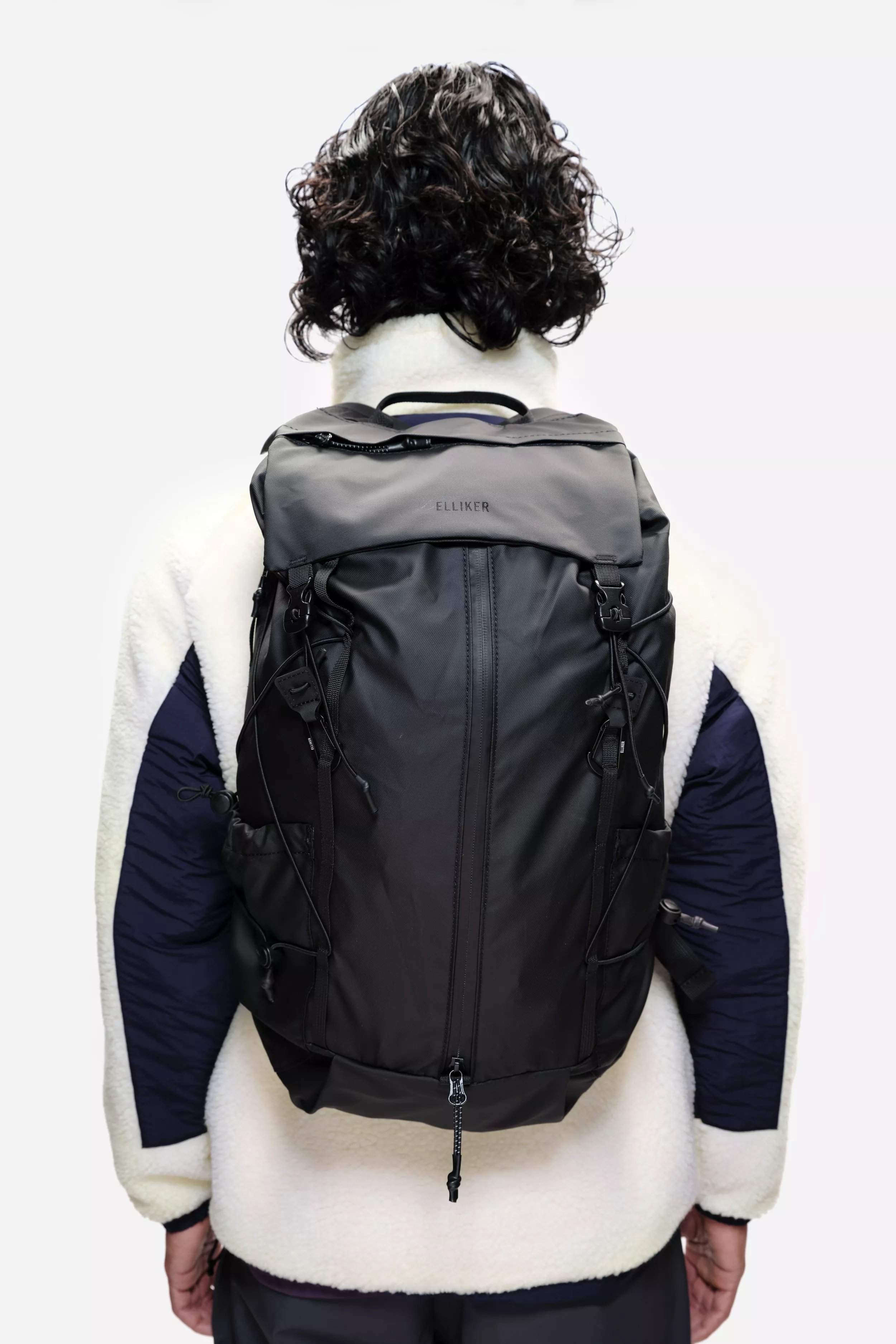 model-(34053-black-front)-(40161-cream-back)