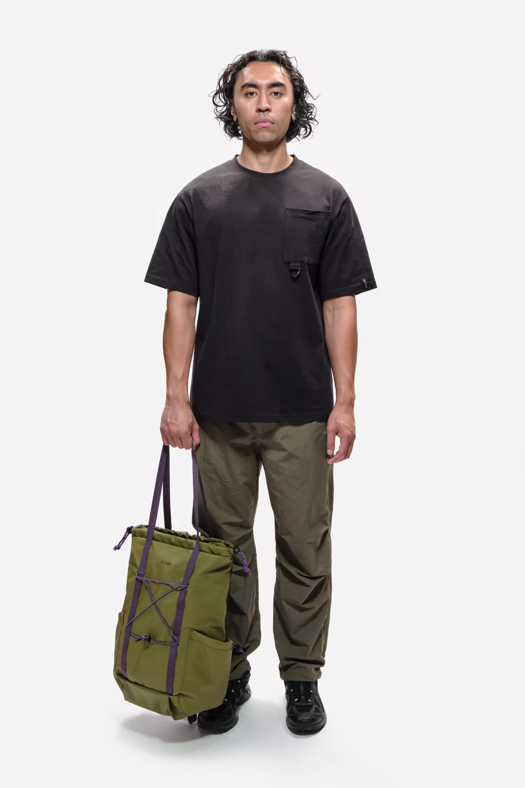 model-(34023-khaki-side)-(40157-black-front)-(40148-khaki-front)