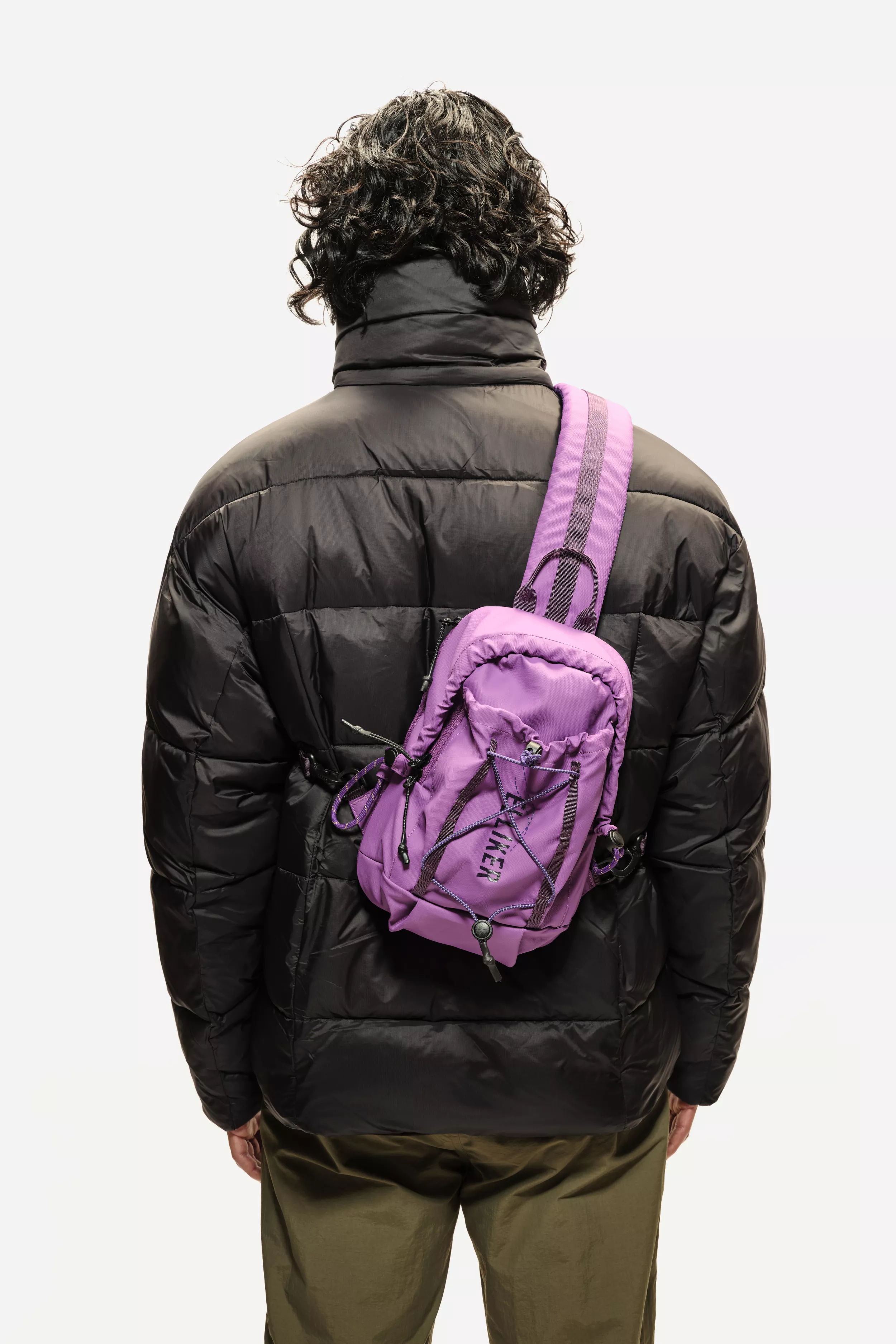 model-(34030-elecpurple-front)-(40163-black-back)