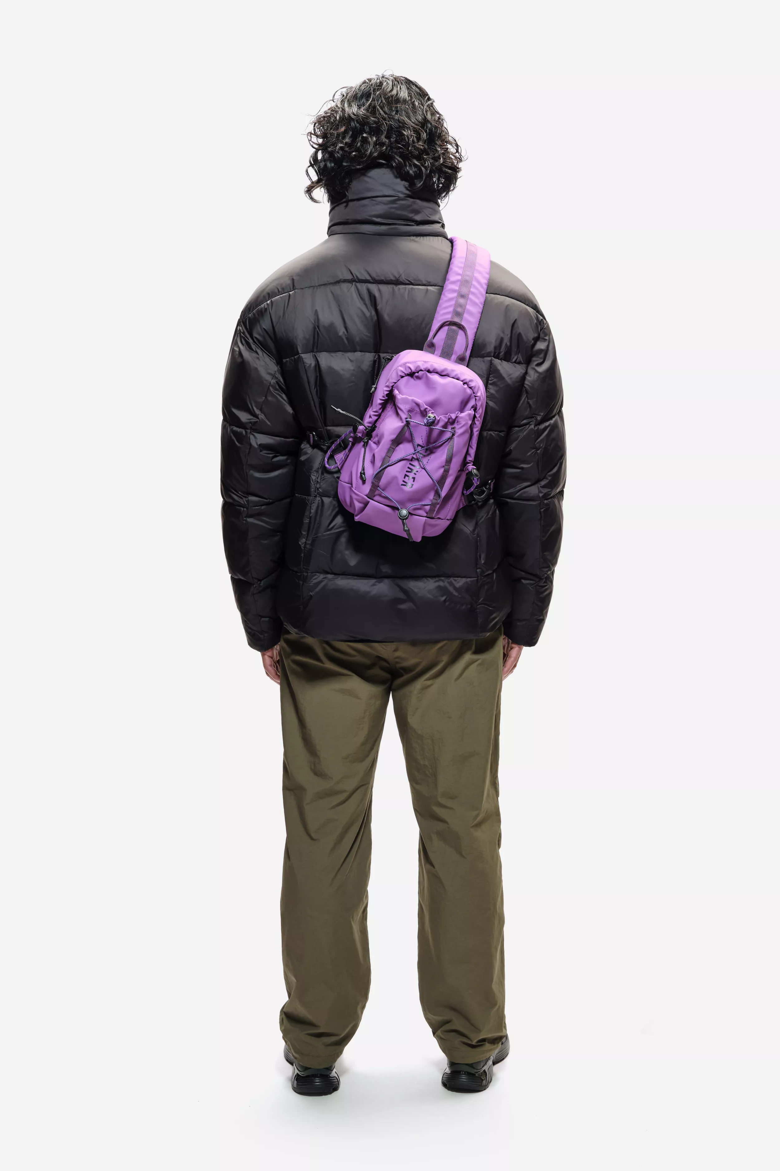 model-(34030-elecpurple-front)-(40163-black-back)-(40148-khaki-back)