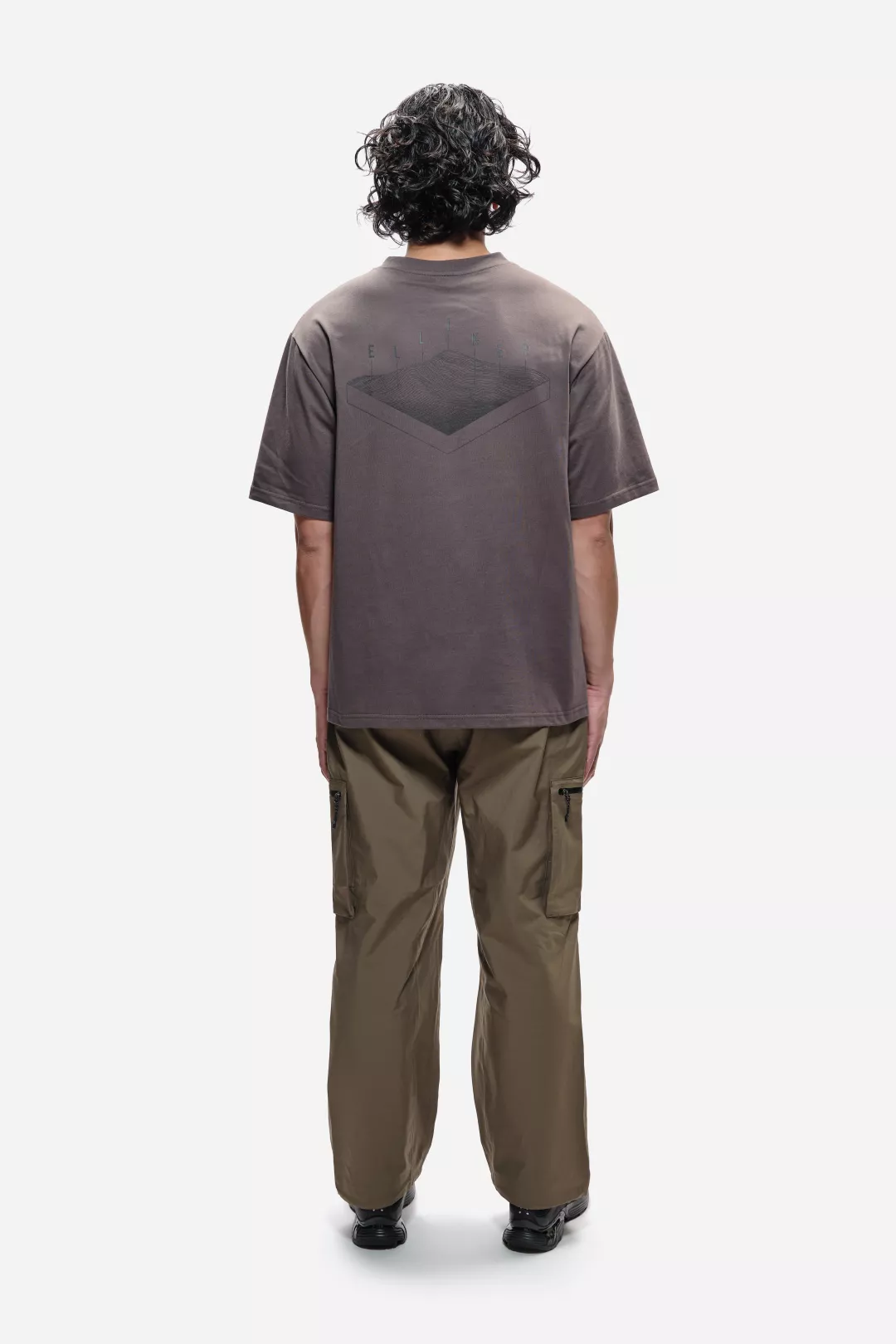 model-(40156-grey-front)-(40134-khaki-back)
