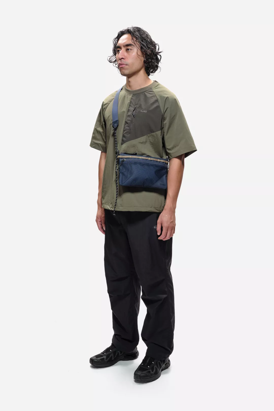 model-(34055-navy-front)-(40142-khaki-side)-(40148-black-side)