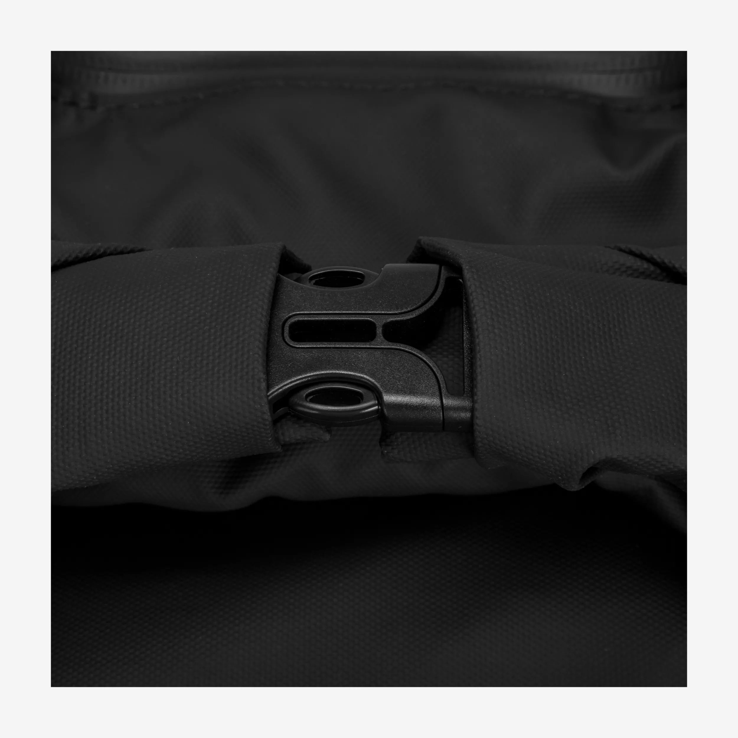 34052-black-detail-1