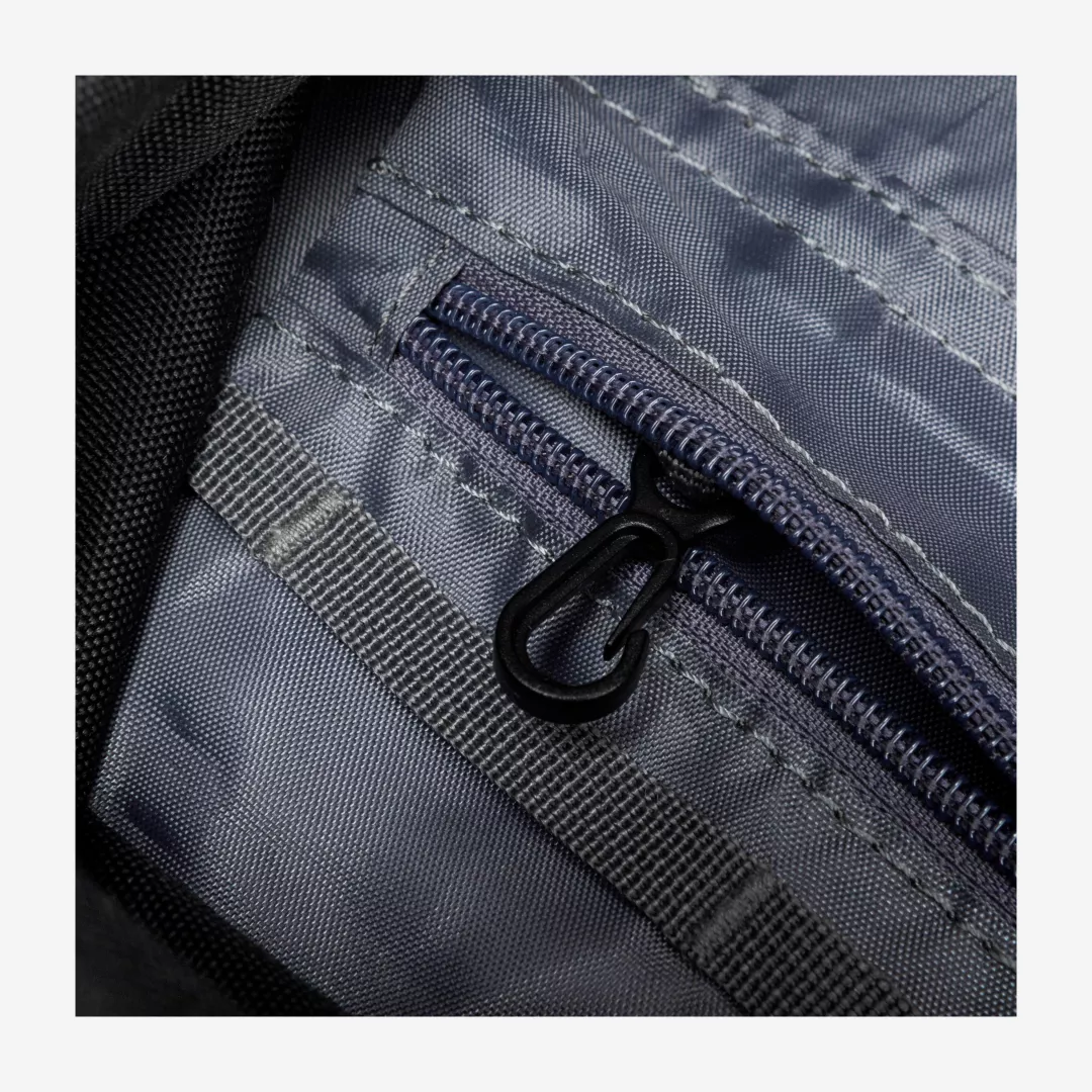 34052-black-detail-2