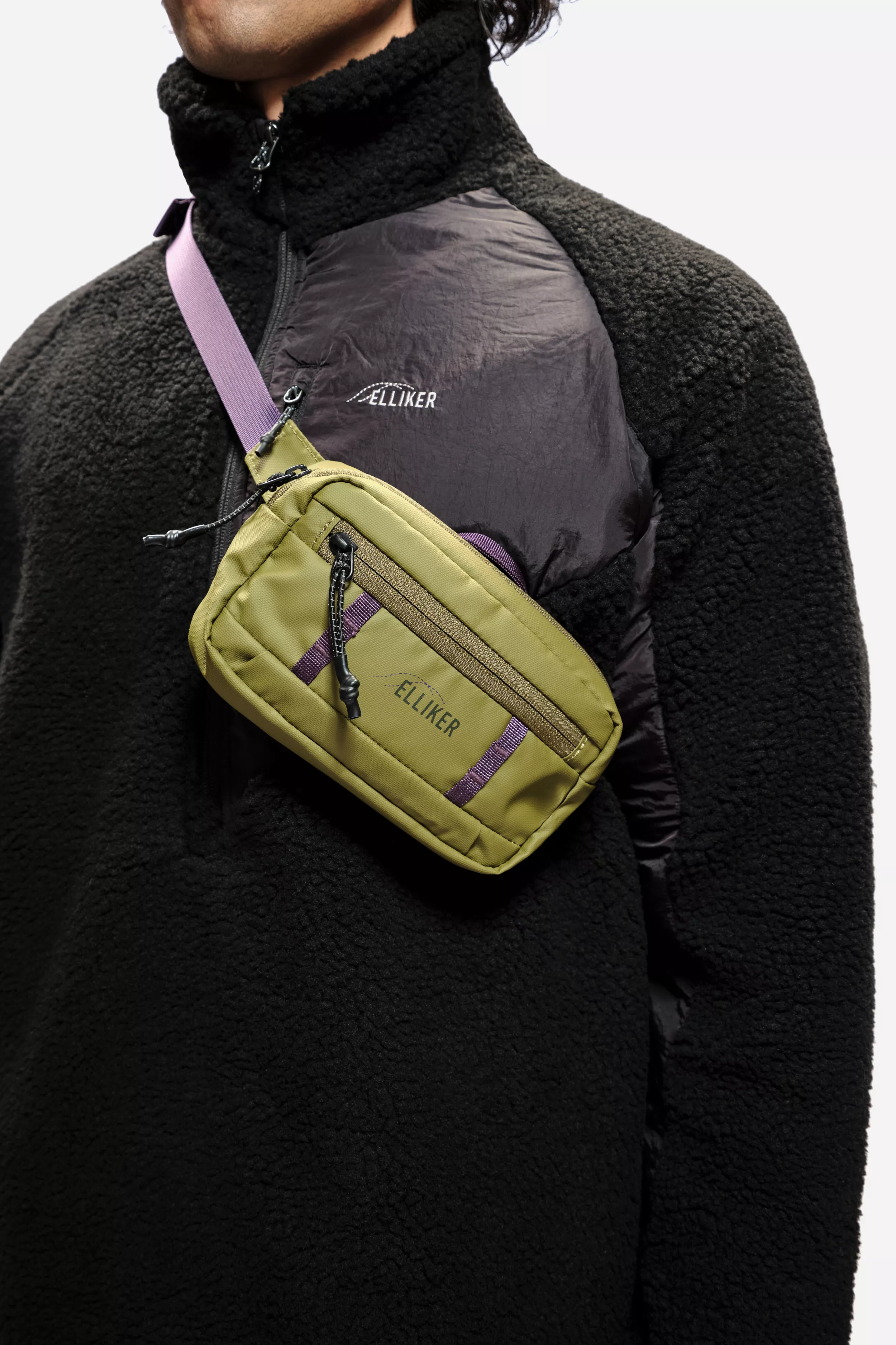 model-(34015-khaki-front)-(40161-black-detail)