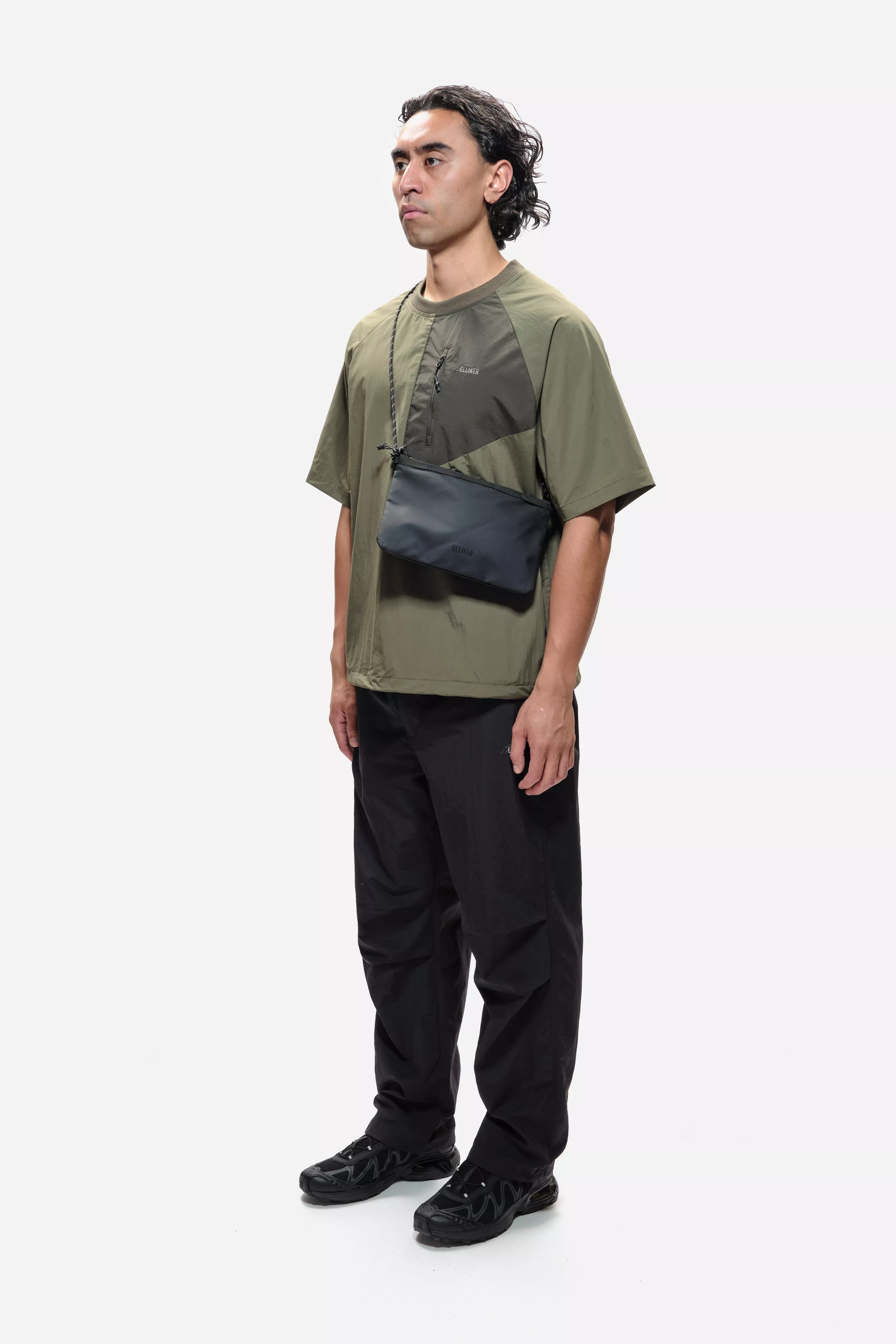 model-(34005-black-front)-(40142-khaki-side)-(40148-black-side)