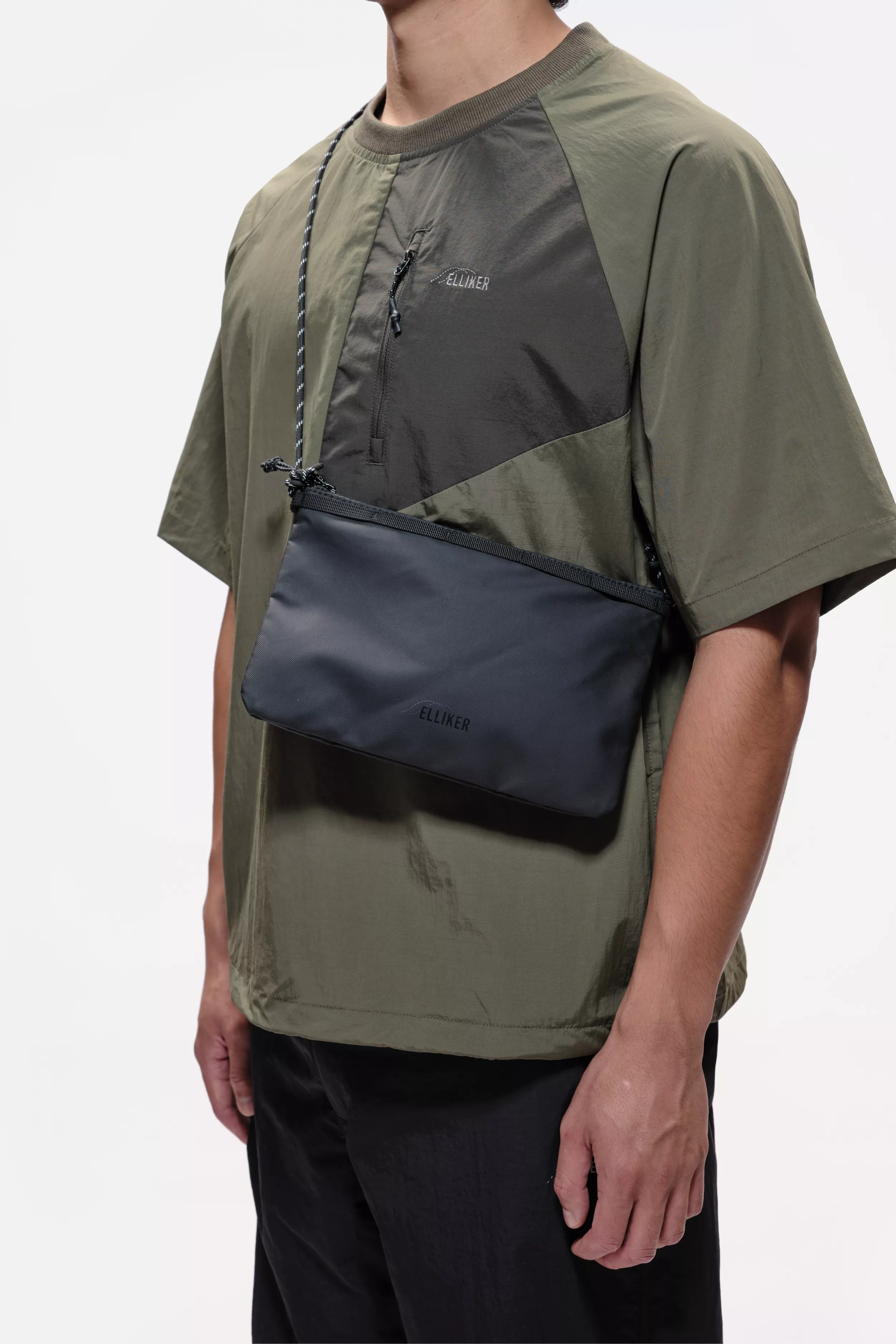 model-(34005-black-front)-(40142-khaki-detail)