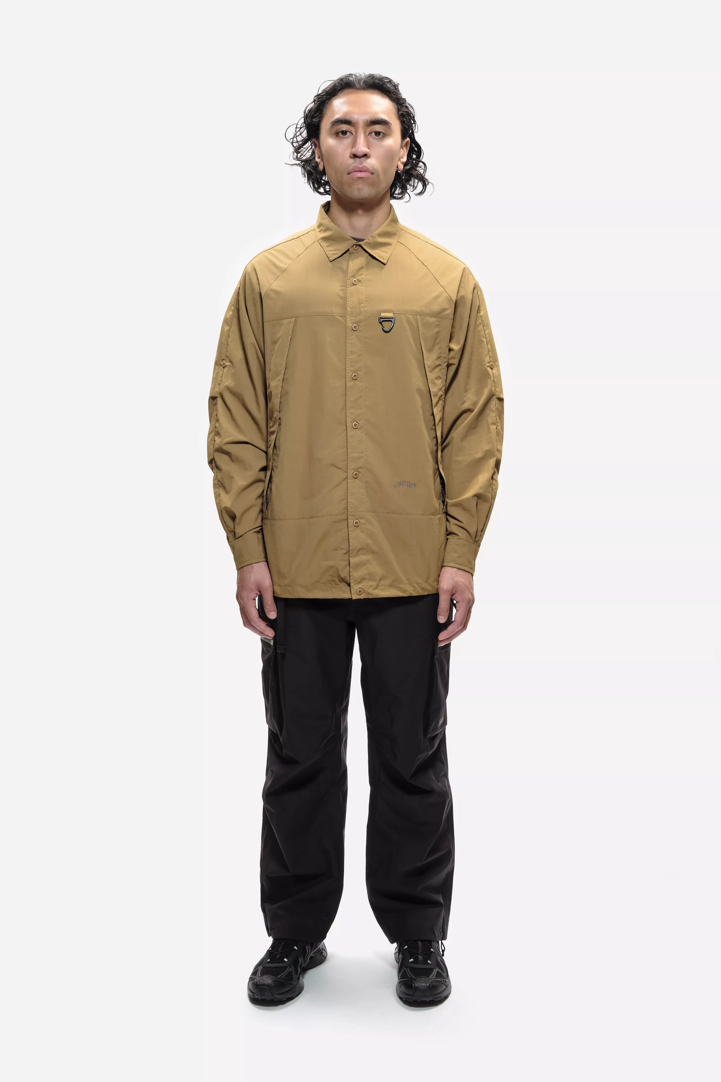 model-(40159-sand-front)-(40134-black-front)