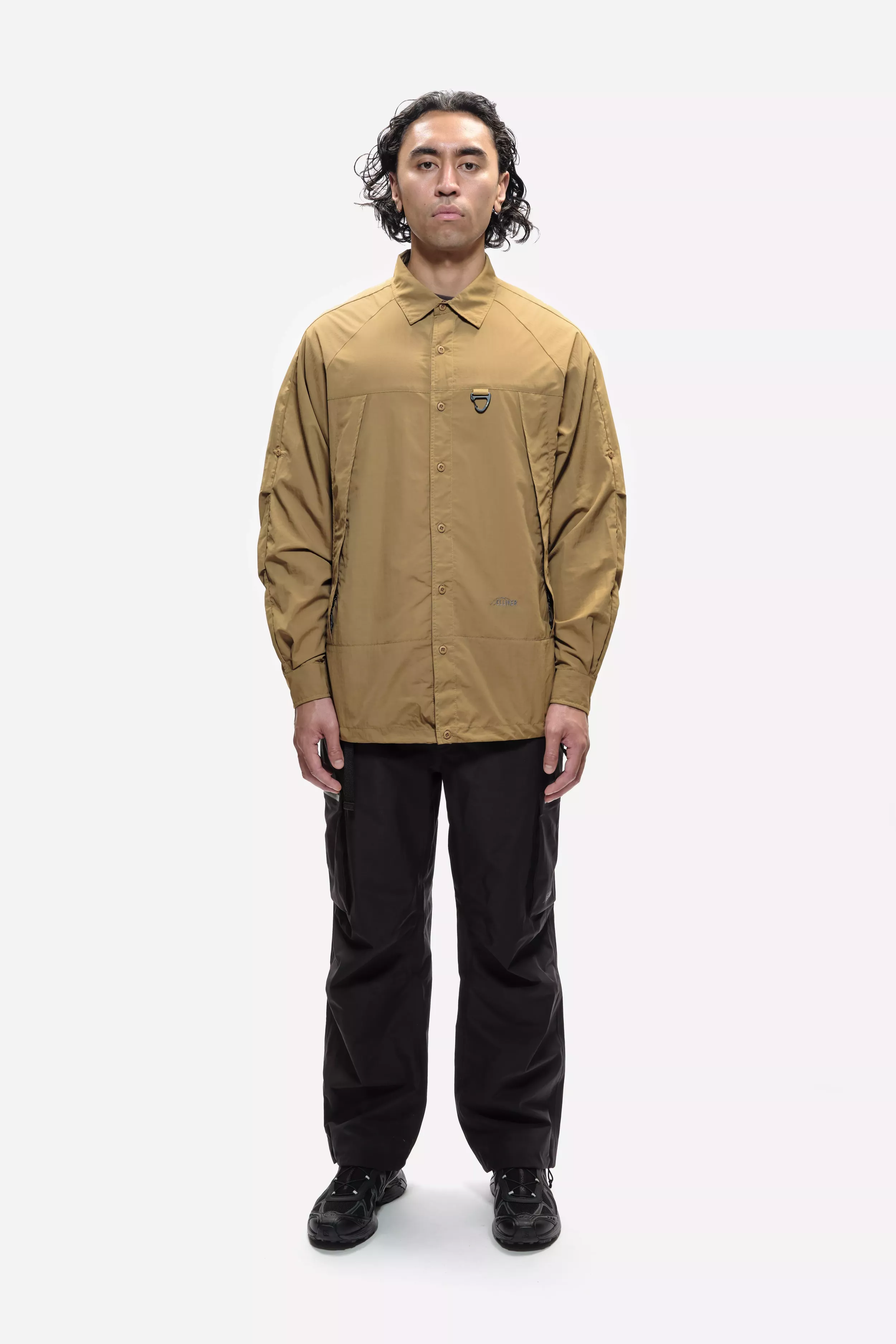 model-(40159-sand-front)-(40134-black-front)