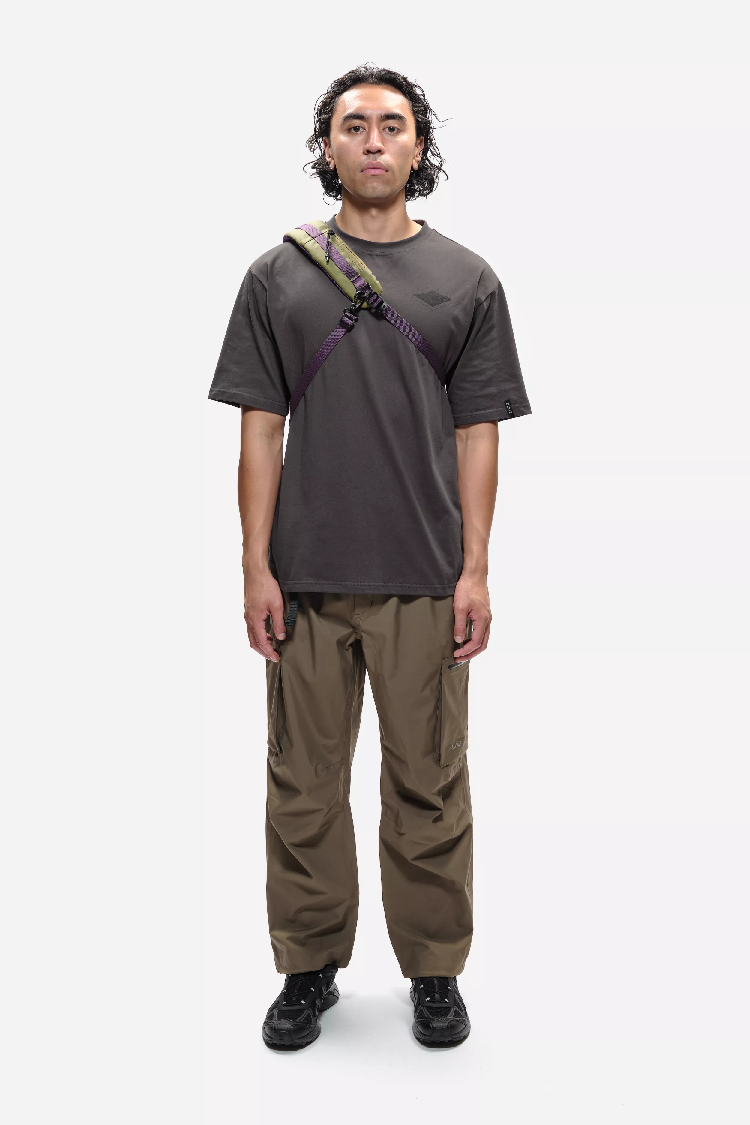 model-(34030-khaki-detail)-(40156-grey-front)-(40134-khaki-front)