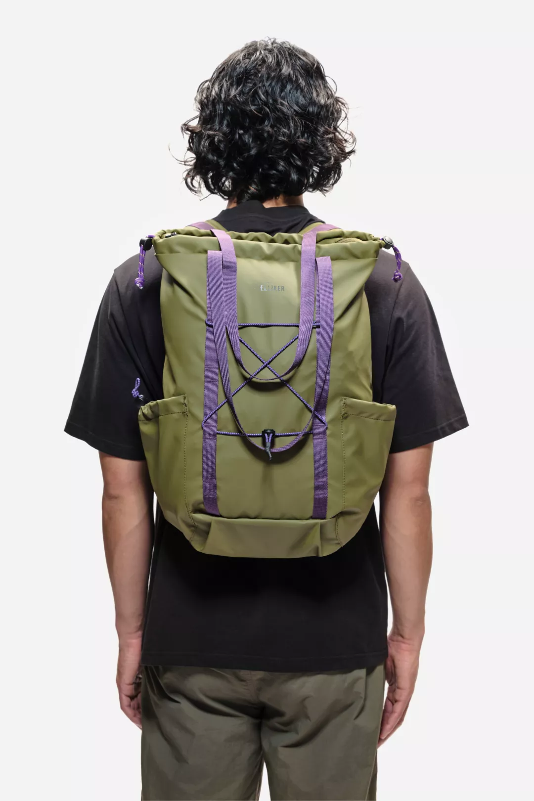 model-(34023-khaki-front)-(40157-black-back)