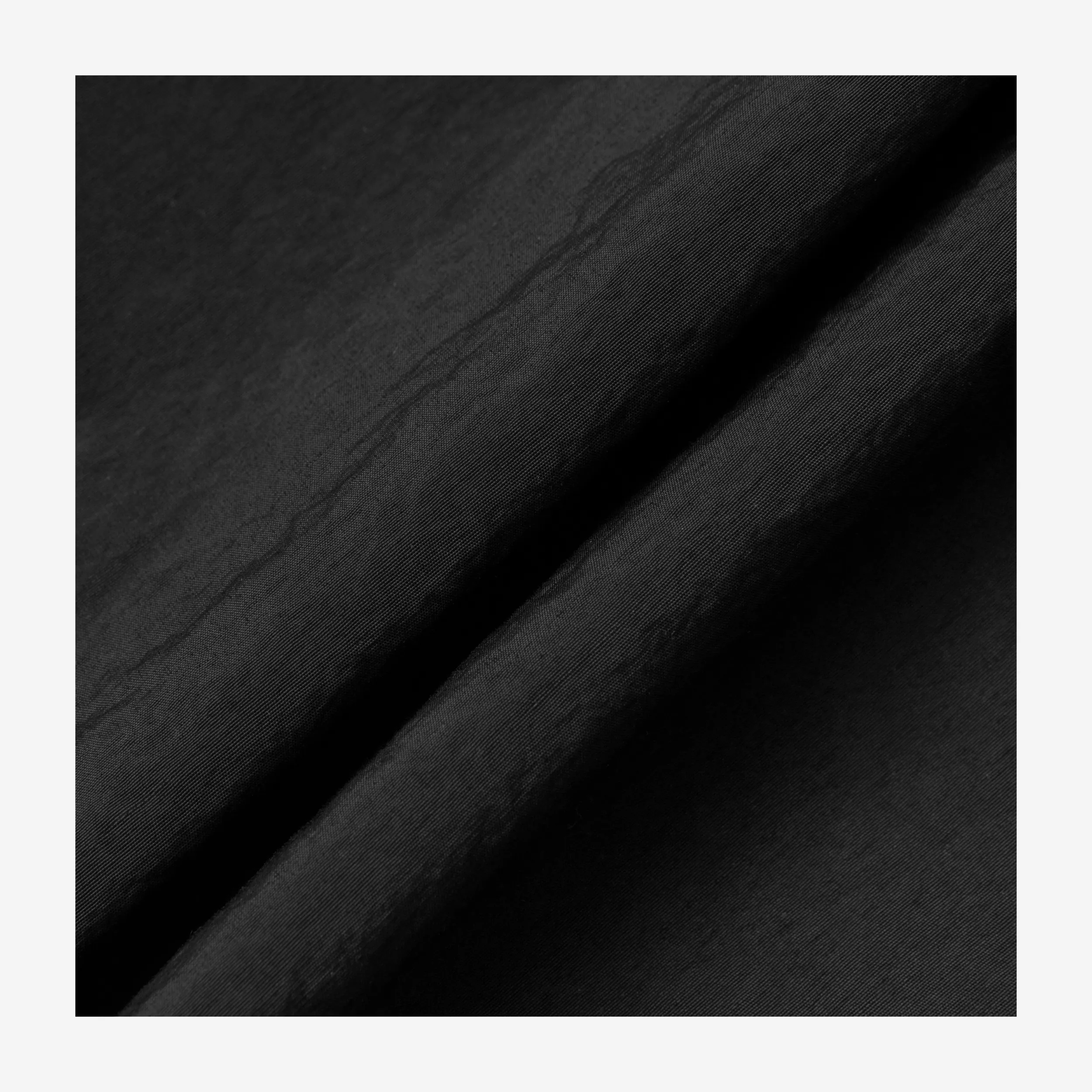 40178-black-detail-1