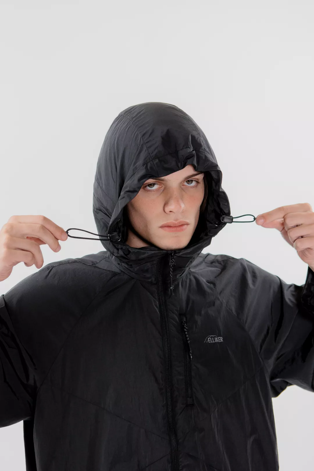 model-(40175-black-detail)