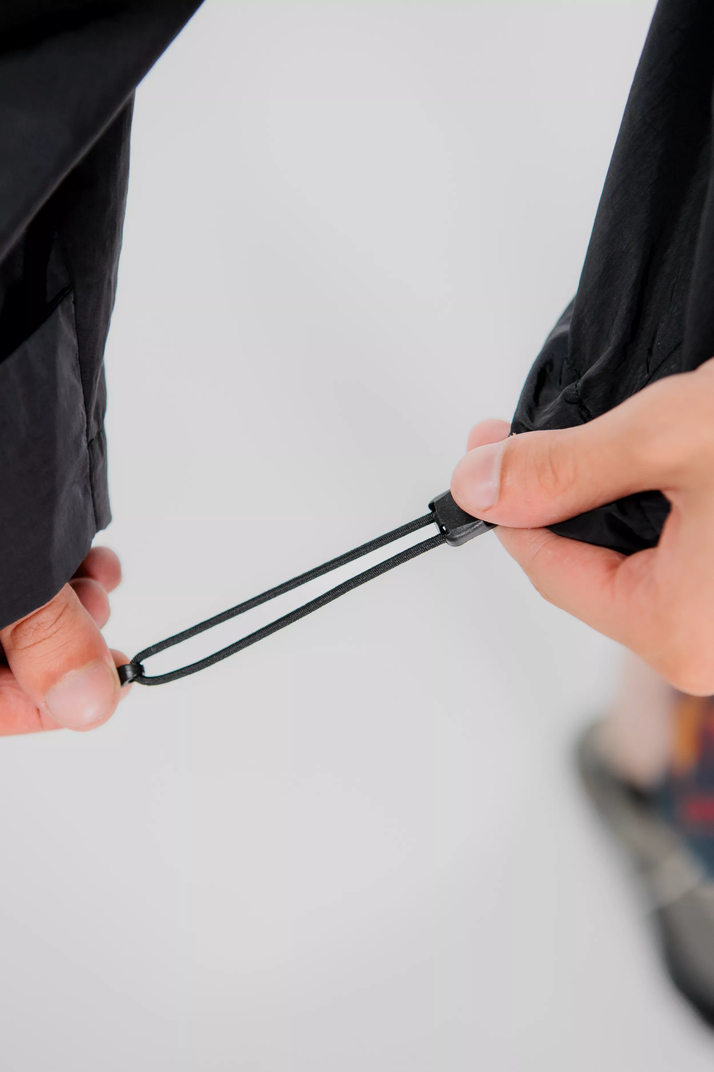 model-(40175-black-detail)-2