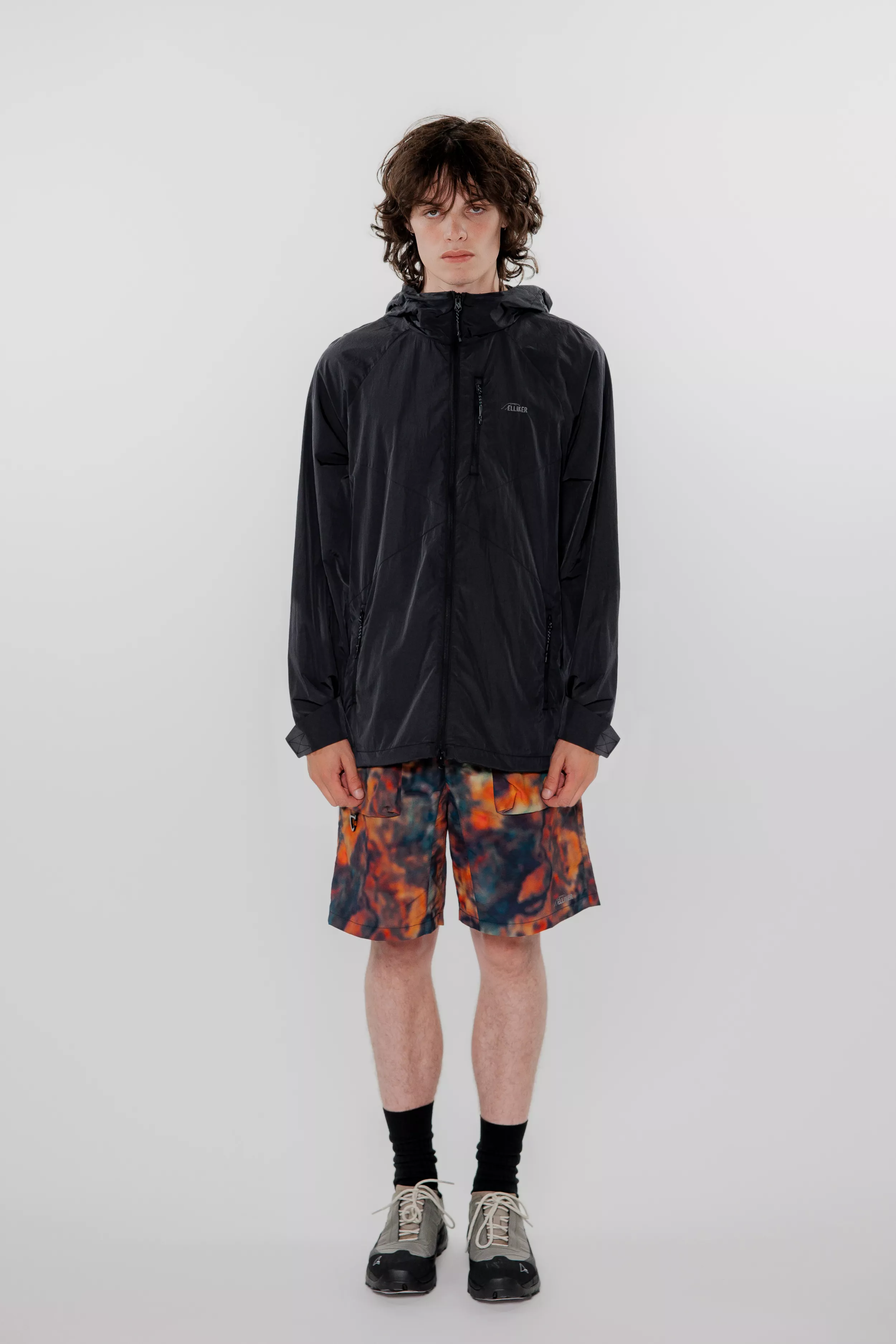 model-(40175-black-front)-(40179-peat-front)