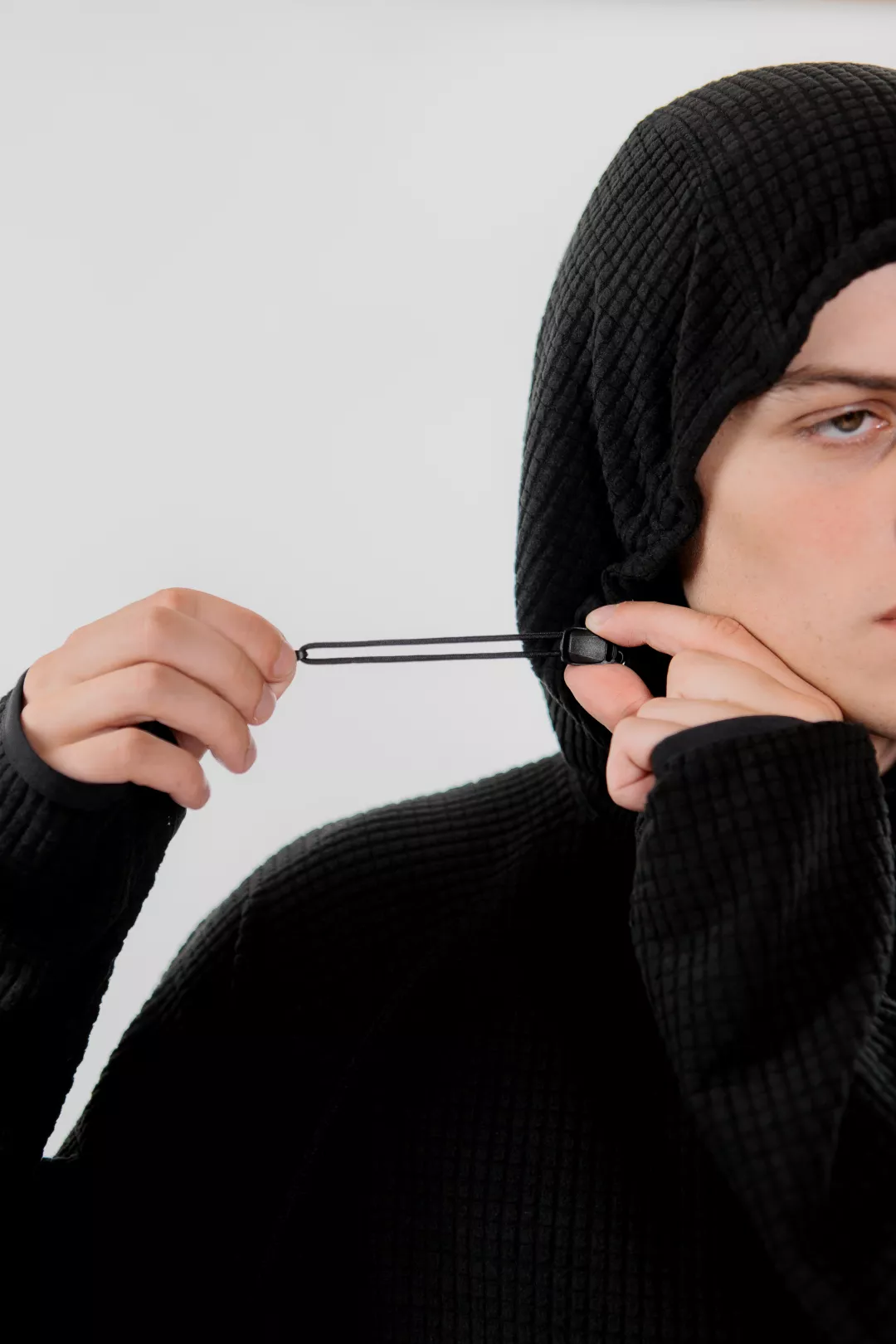 model-(40171-black-detail)