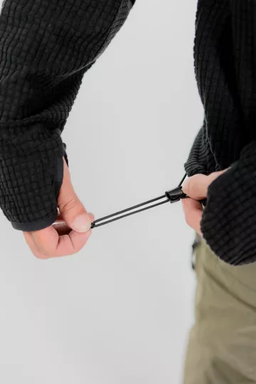 model-(40171-black-detail)-2