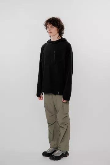 model-(40171-black-side)-(40178-ivygrn-side)