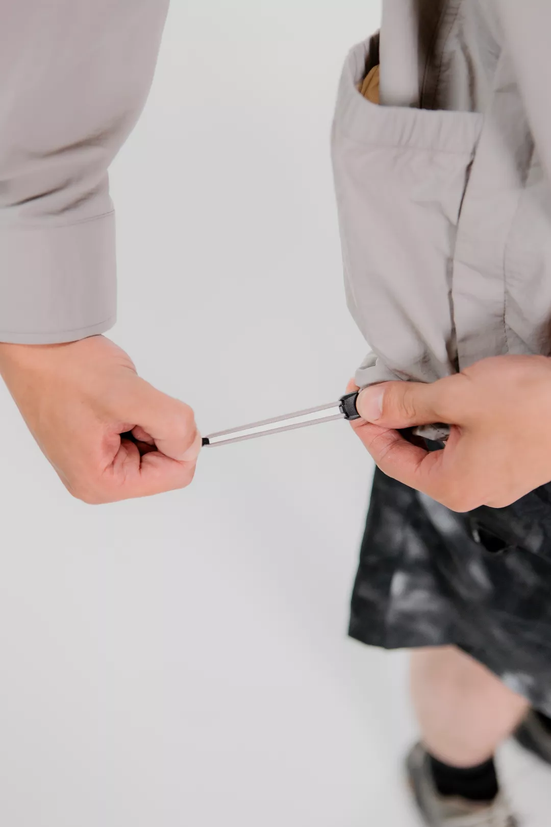 model-(40169-taupe-detail)-1