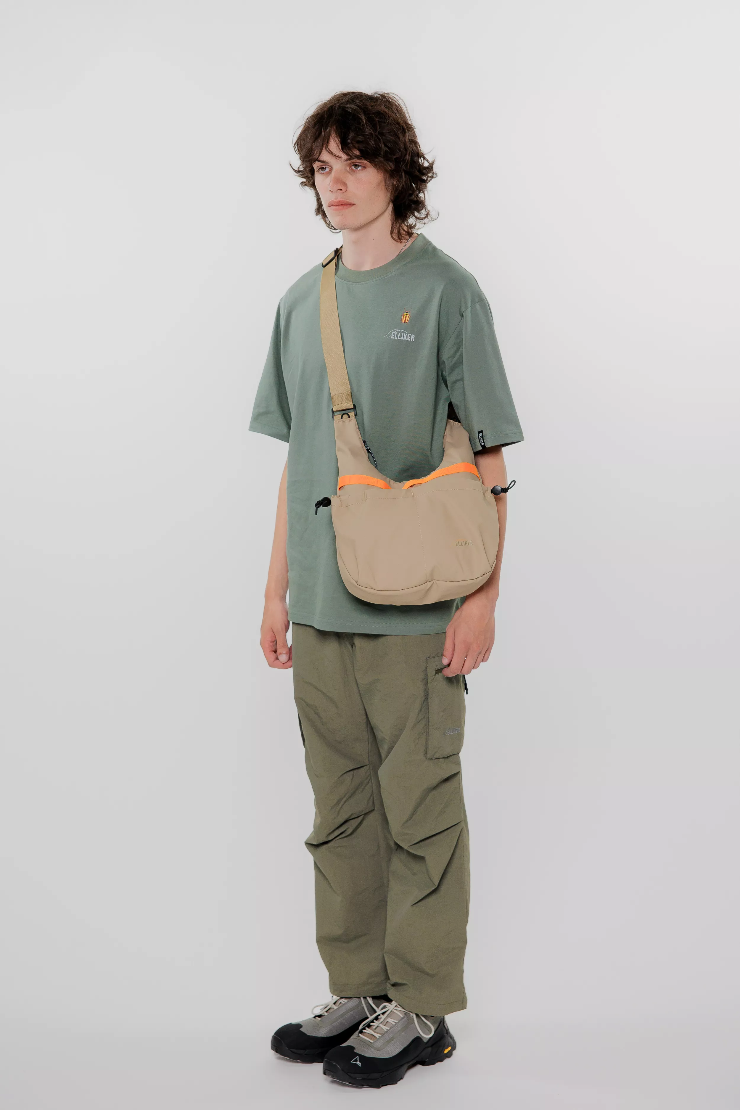 model-(40155-dkmint-side)-(40178-ivygrn-front)-(34063-sand-front)