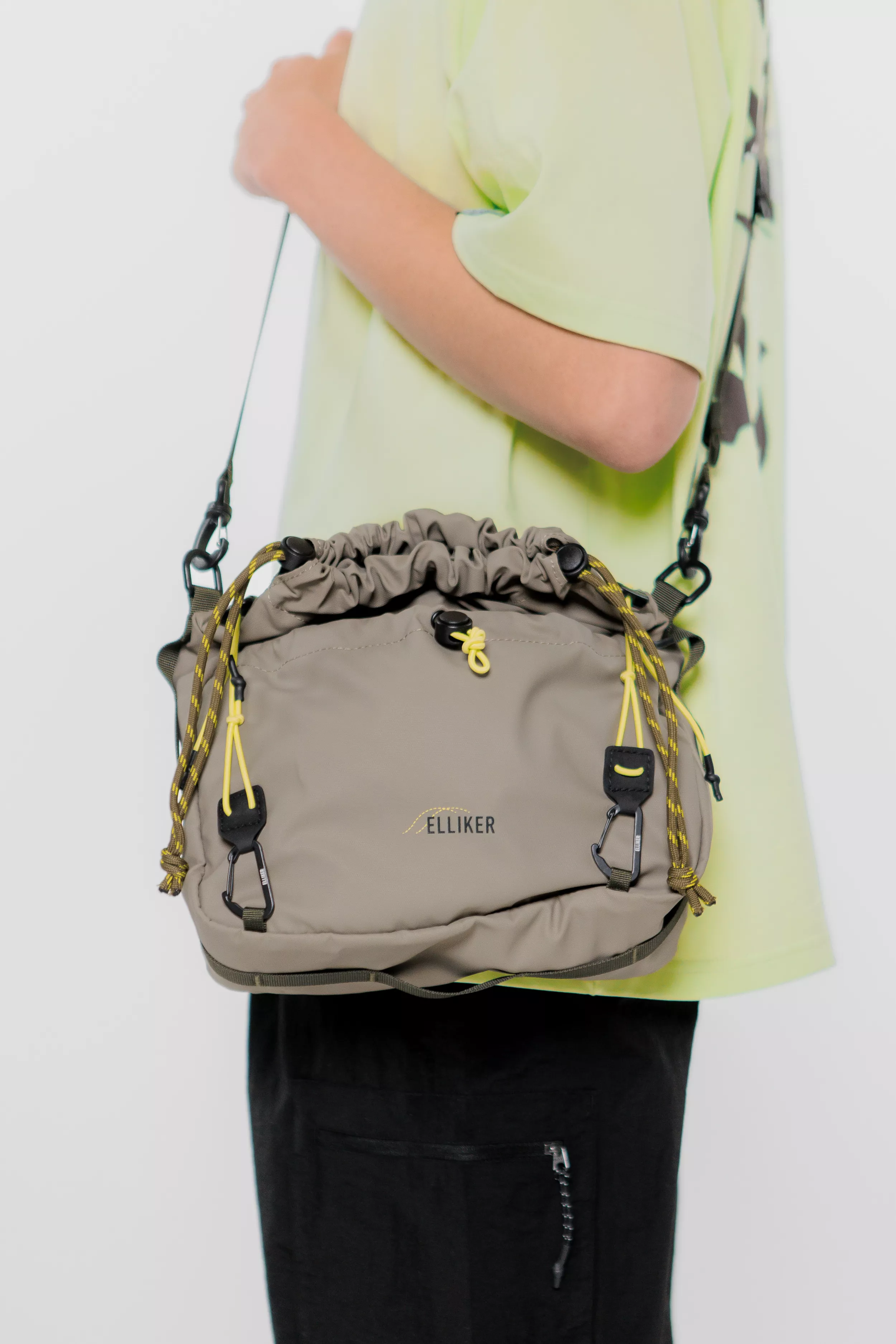 model-(34062-taupe-front)-1