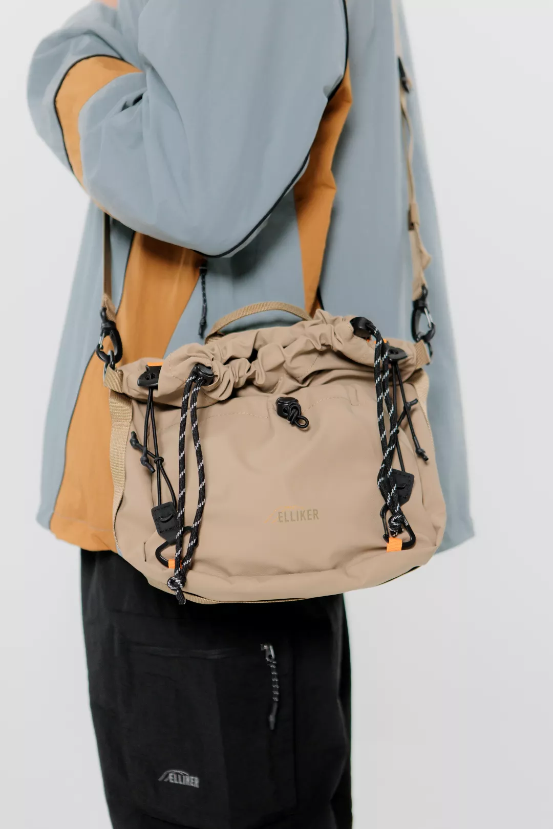 model-(34062-sand-front)-1