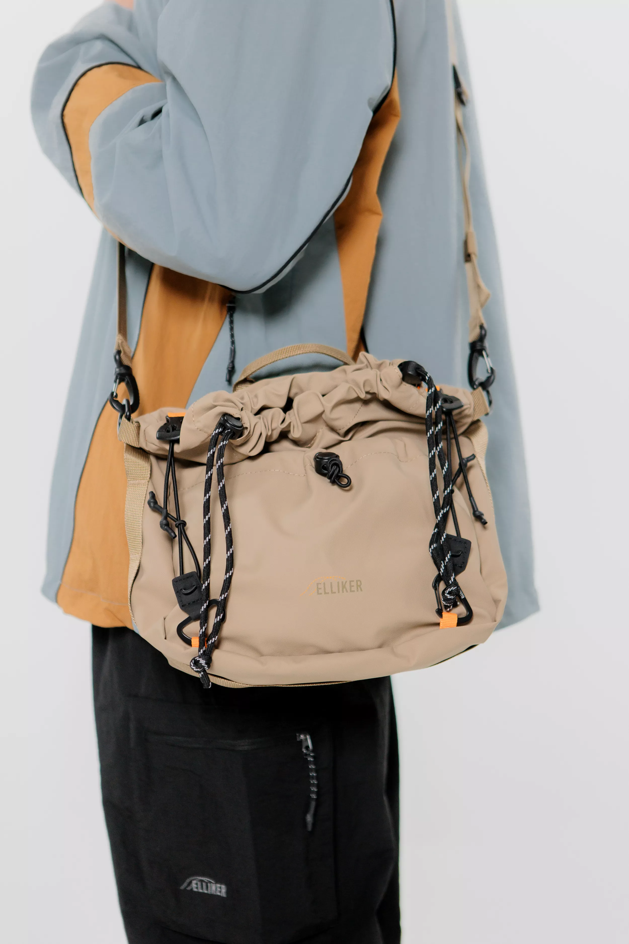 model-(34062-sand-front)-1