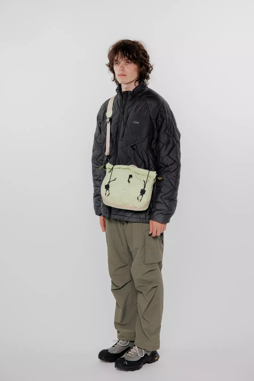 model-(40176-blkfade-side)-(40178-ivygrn-side)-(34062-lime-front)