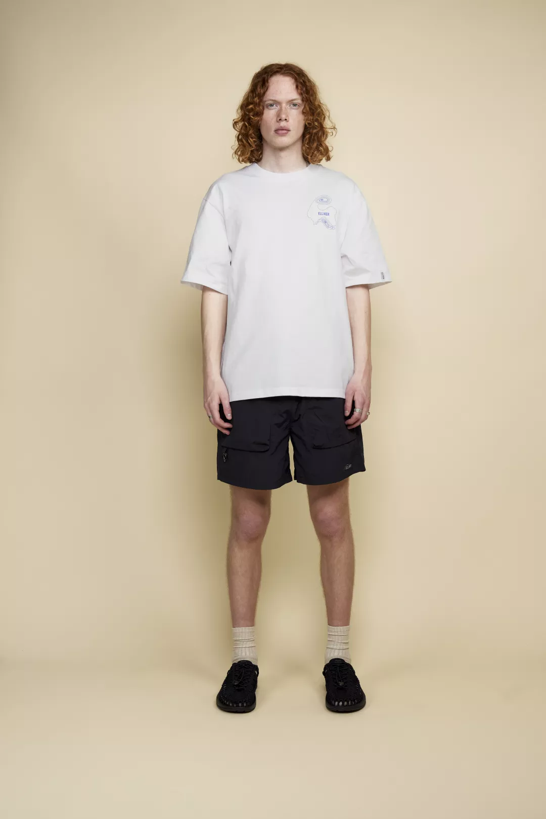 model-(40135-white-front)-(40179-black-front)