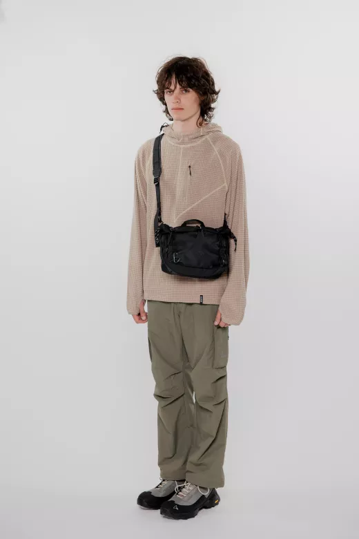 34062-taupe-front Model