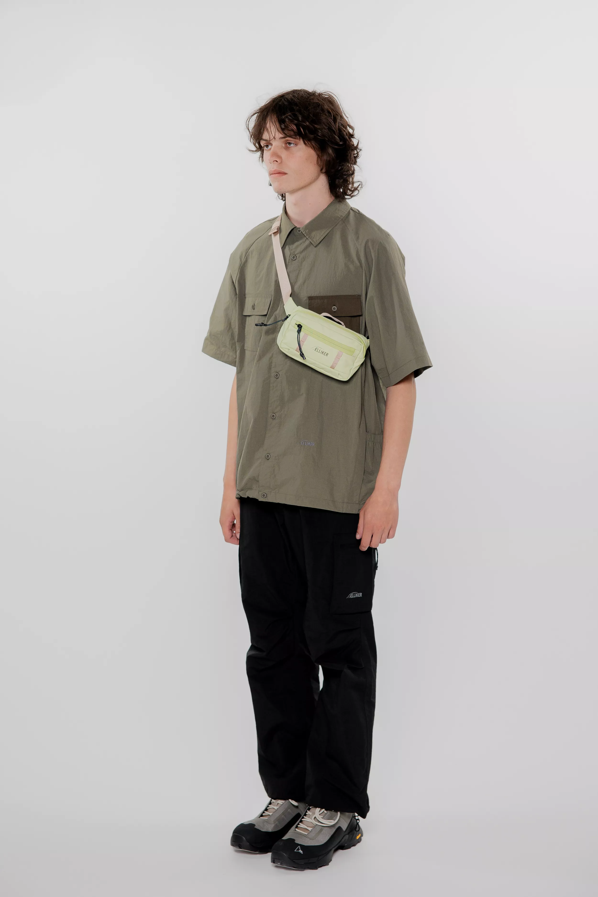 model-(40168-ivygrn-side)-(40178-black-side)-(34015-lime-front)