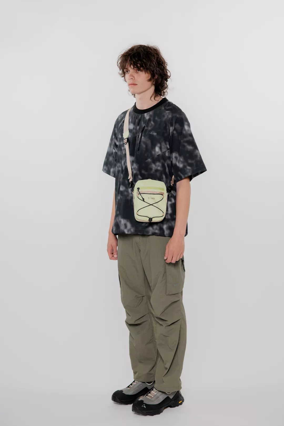 model-(40166-grphite-side)-(40178-ivygrn-side)-(34014-lime-front)